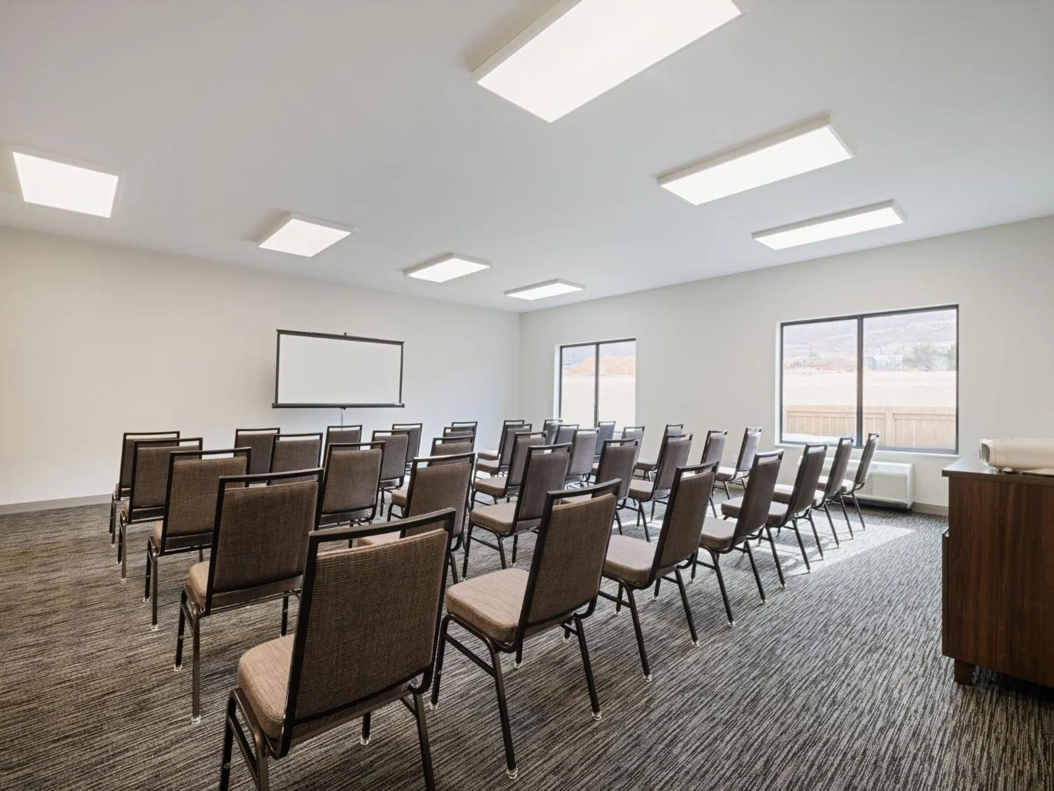 Meeting/conference room in voco Moab by IHG