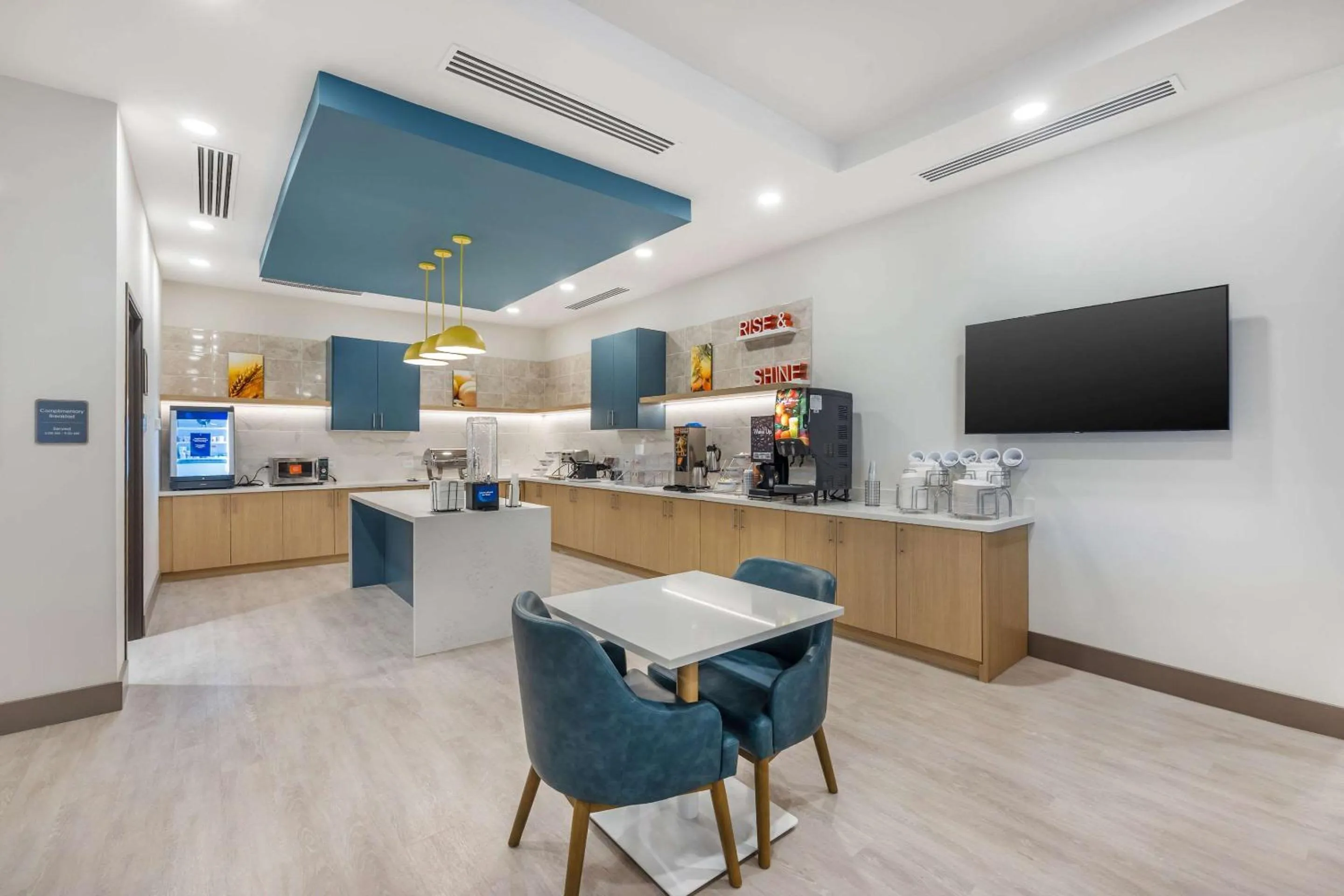 Breakfast in Comfort Inn & Suites Nashville