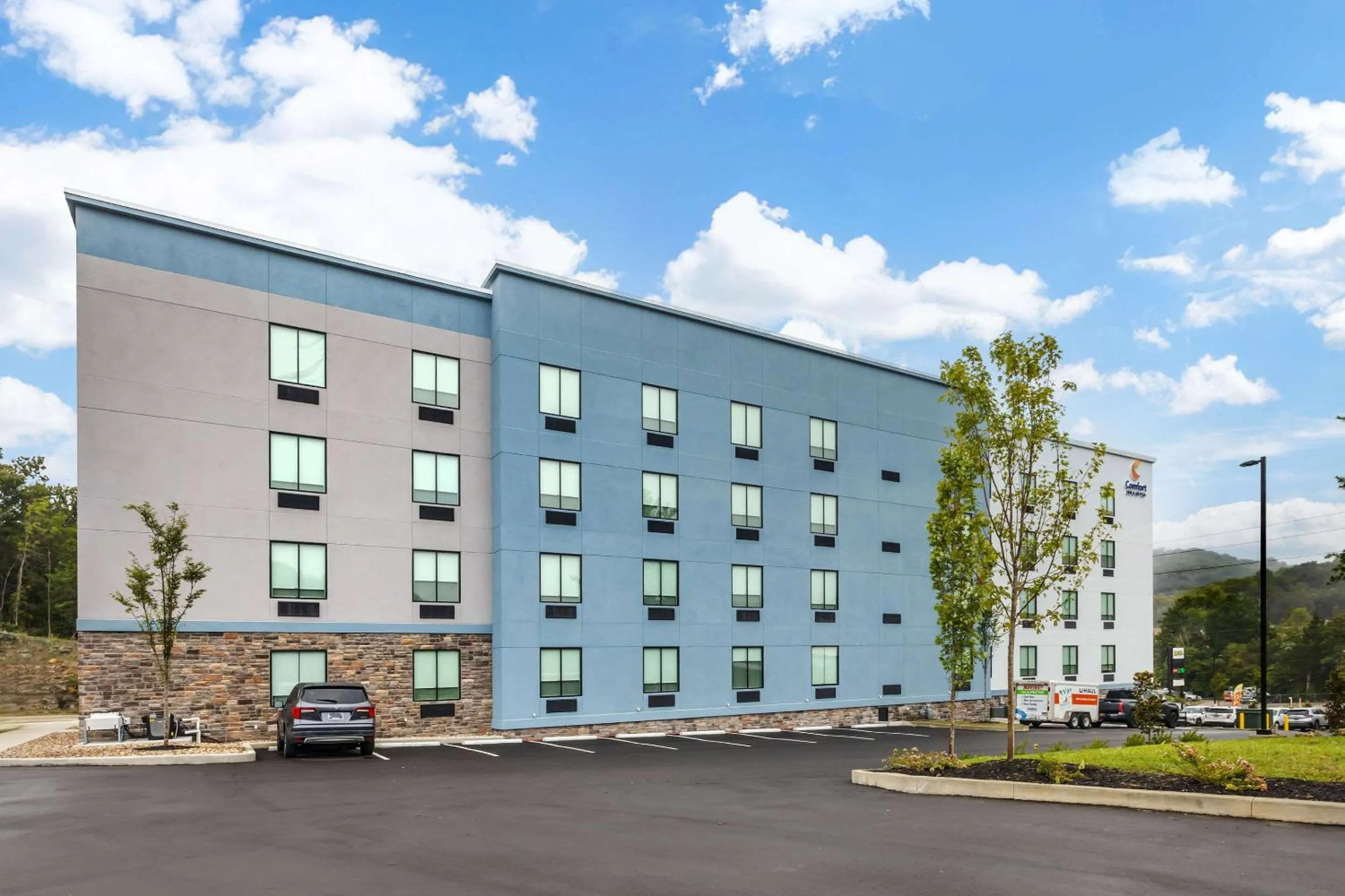 Property building in Comfort Inn & Suites Nashville