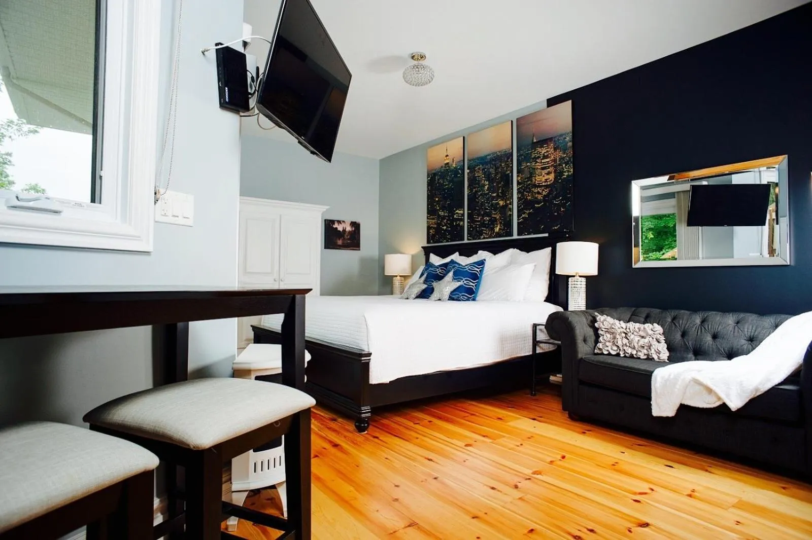 Bedroom, Bed in Belle de Nuit