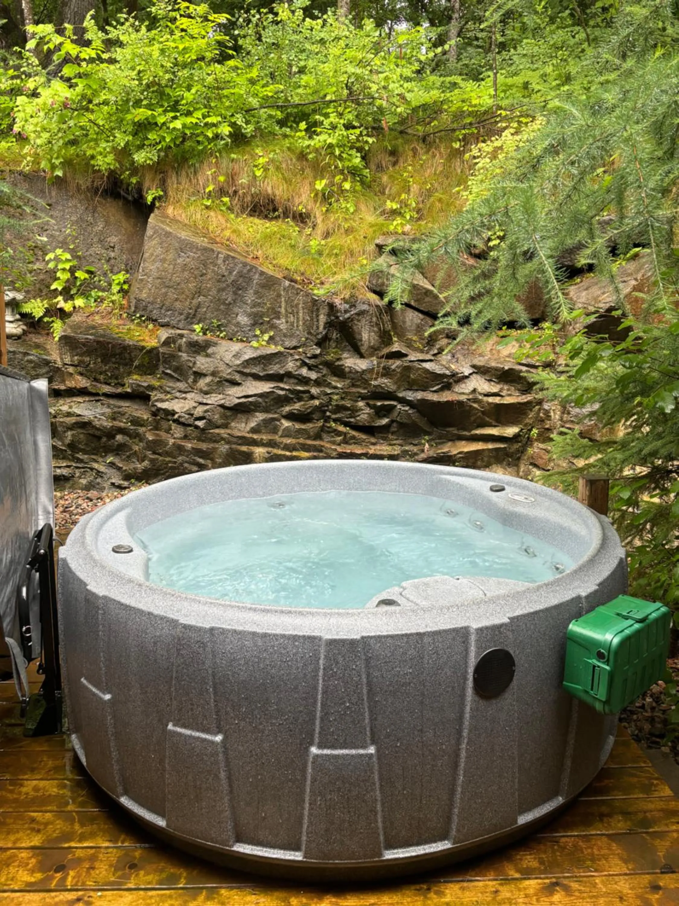 Hot Tub in Belle de Nuit