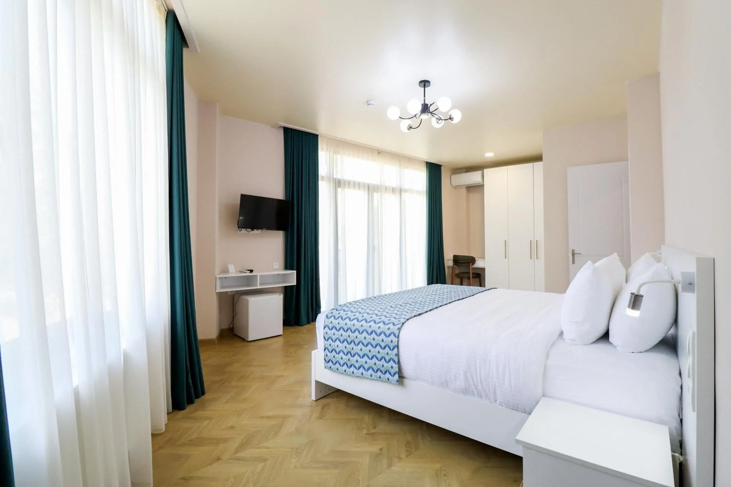 Deluxe Double or Twin Room with Balcony in Emerald Borjomi Hotel Deluxe Double or Twin Room with Balcony in Emerald Borjomi Hotel