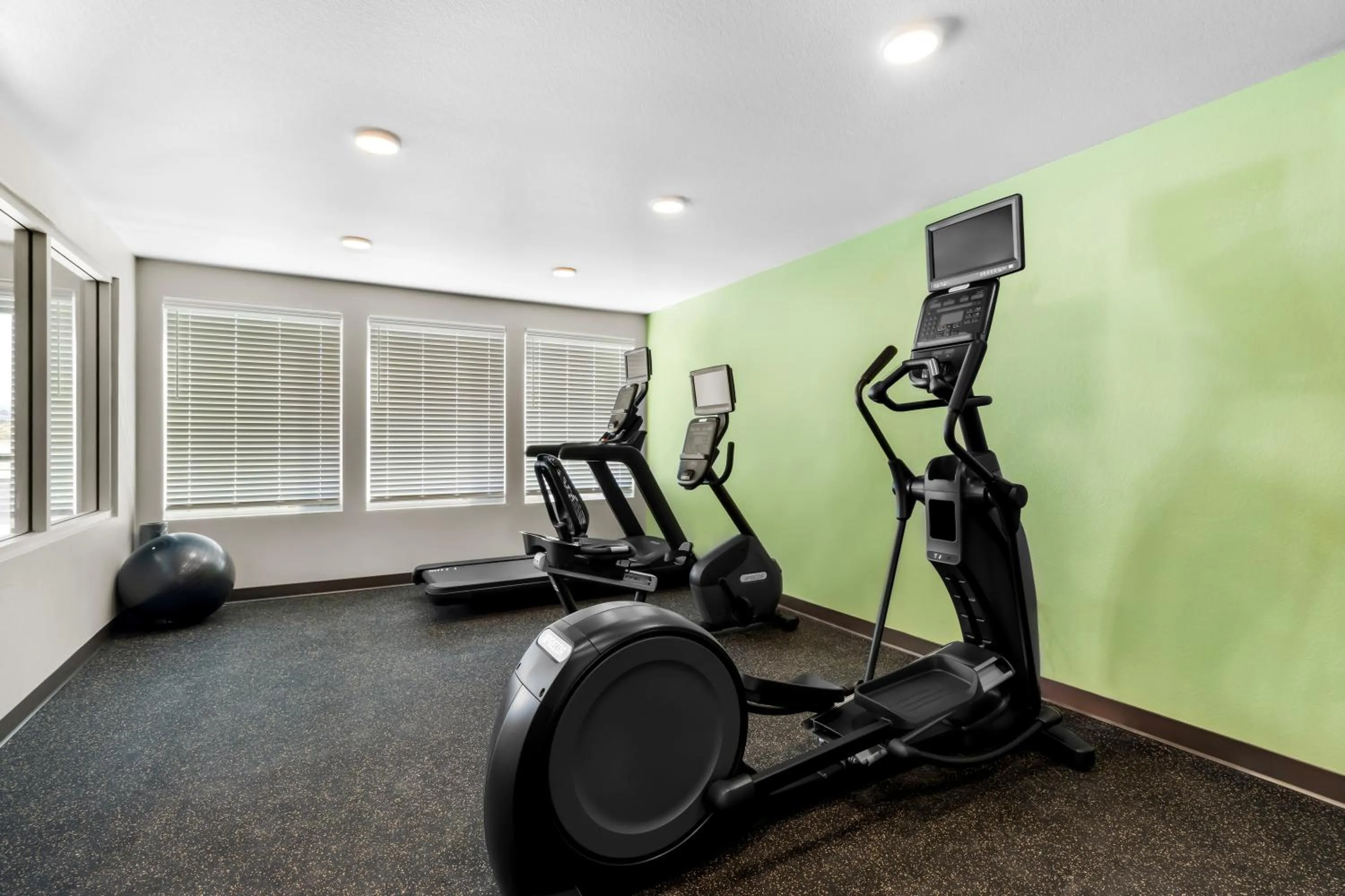 Fitness centre/facilities in WoodSpring Suites Palmdale - Lancaster
