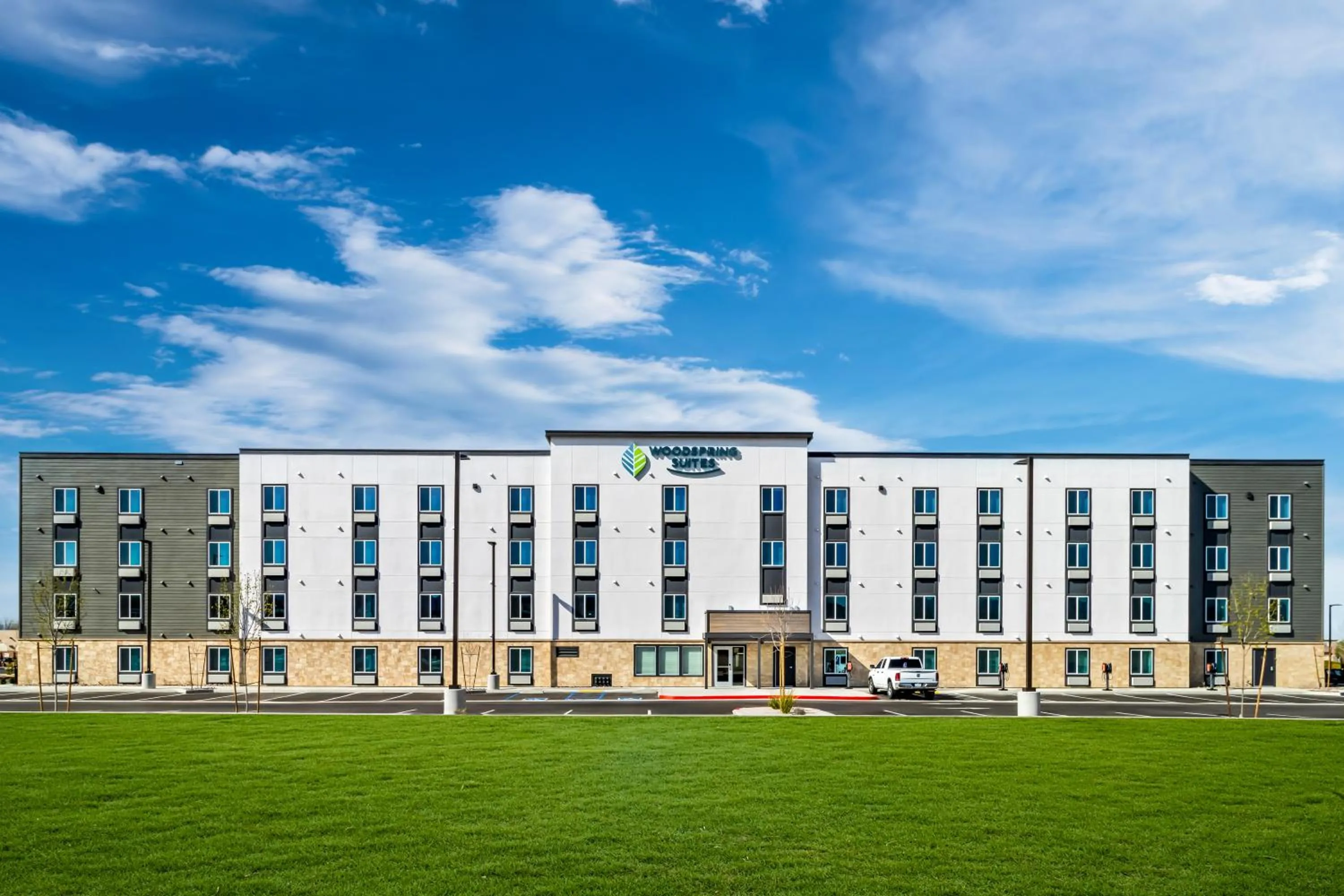 Property building in WoodSpring Suites Palmdale - Lancaster