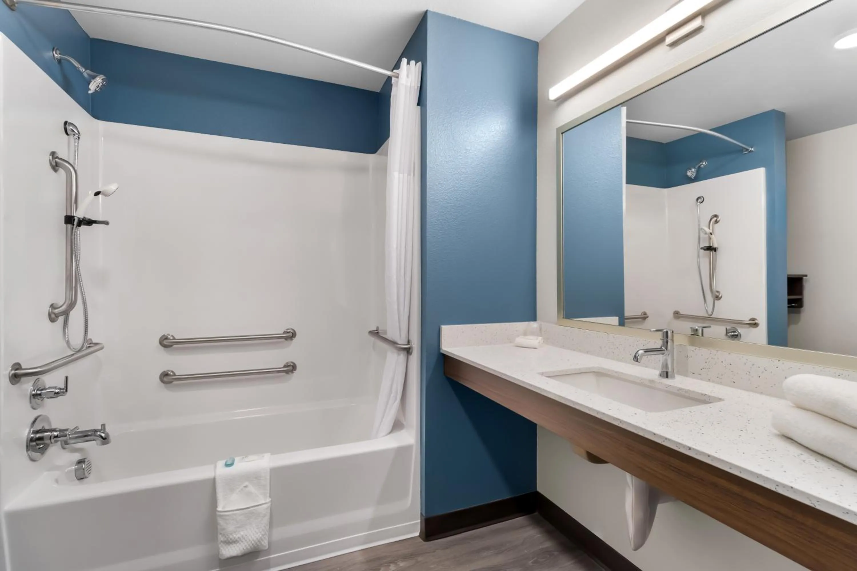Bathroom in WoodSpring Suites Palmdale - Lancaster