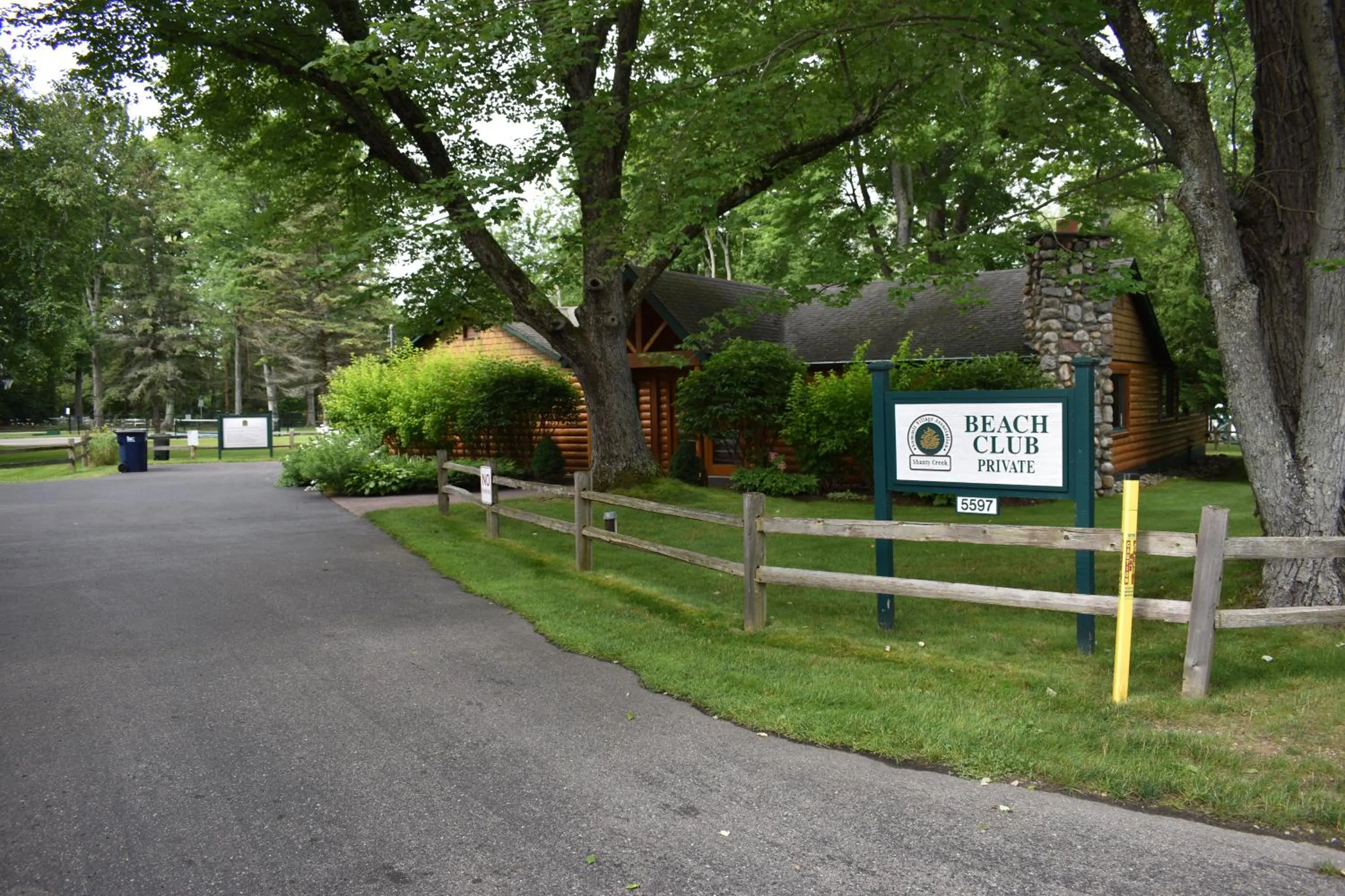 Property logo or sign in 4 Season Fun at Legend Cottage Inn