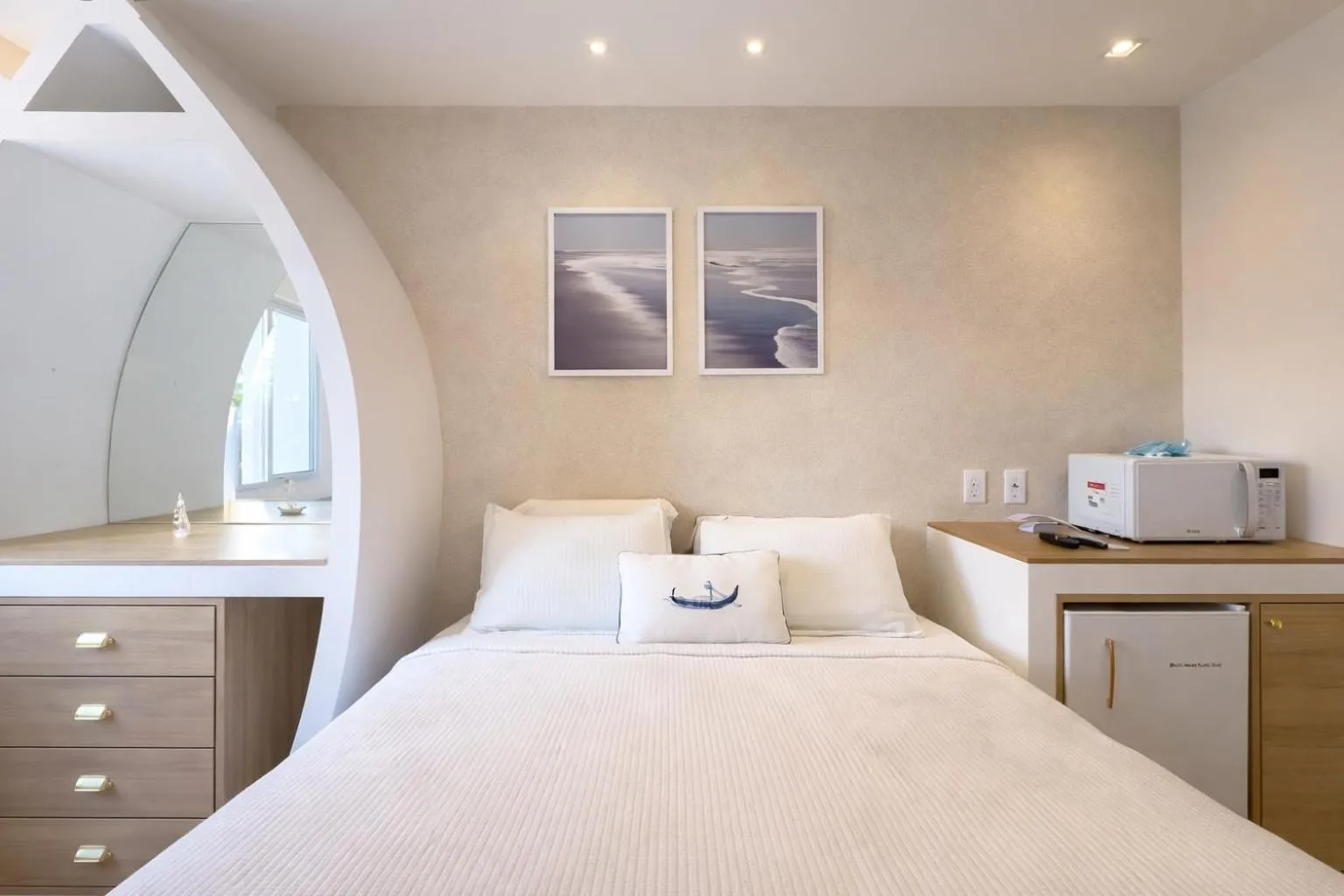 Photo of the whole room, Bed in D'Blue Búzios Hotel Boutique