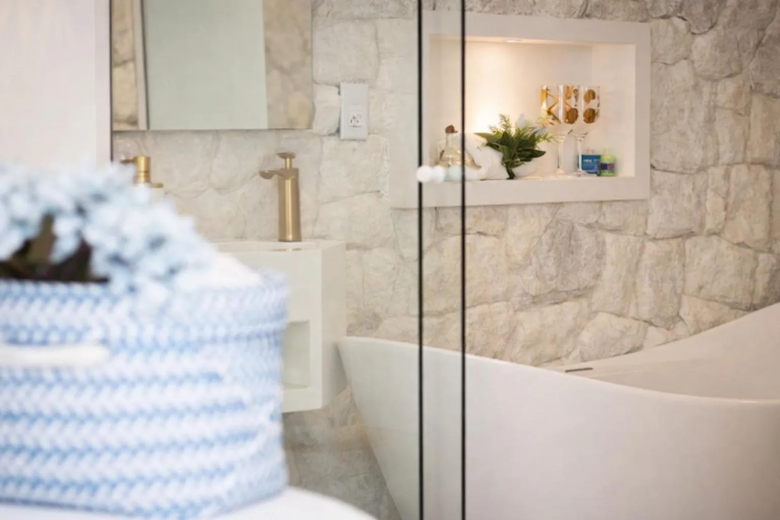 Bath in D'Blue Búzios Hotel Boutique