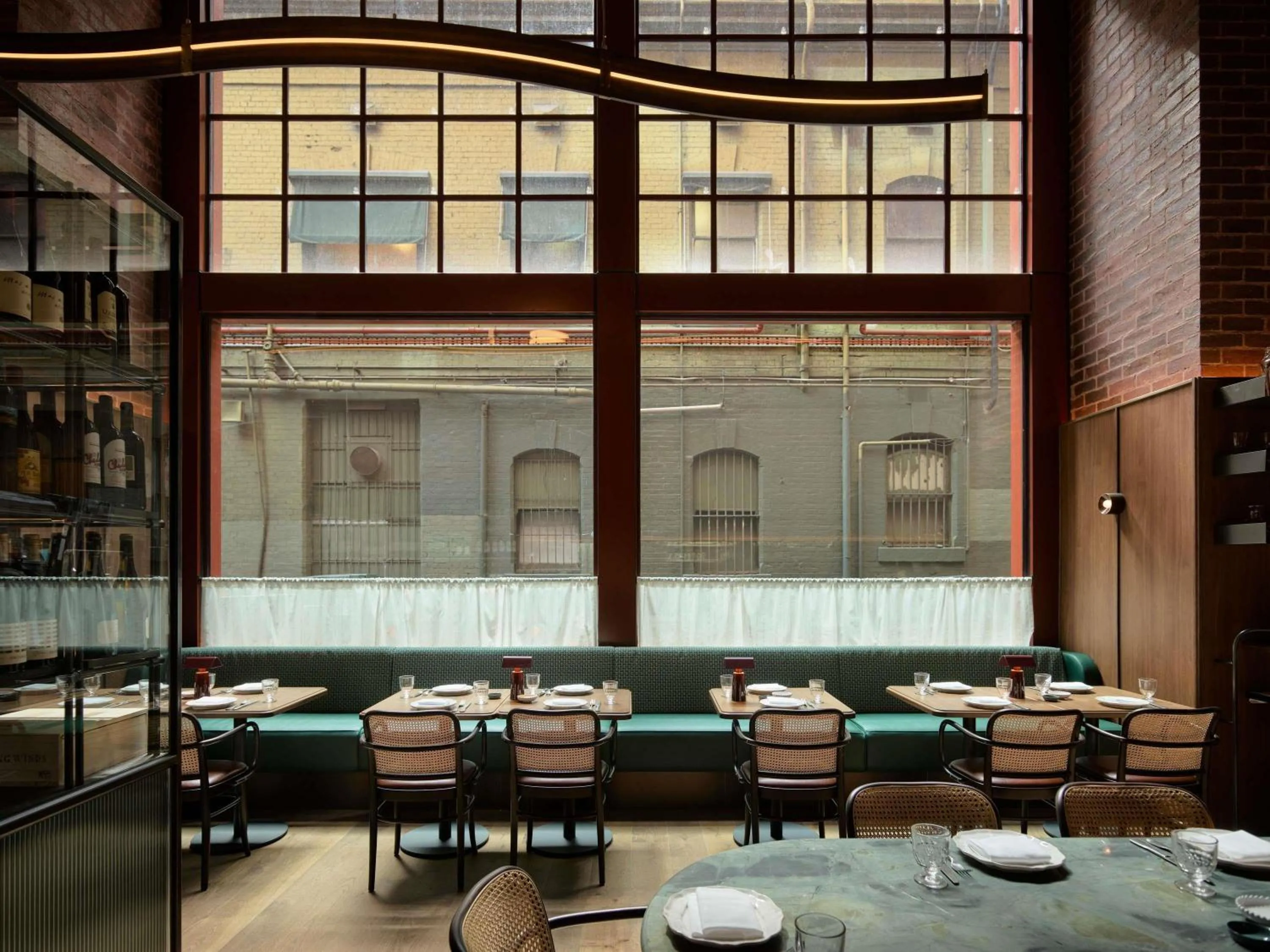 Restaurant/places to eat in Hyde Melbourne Place