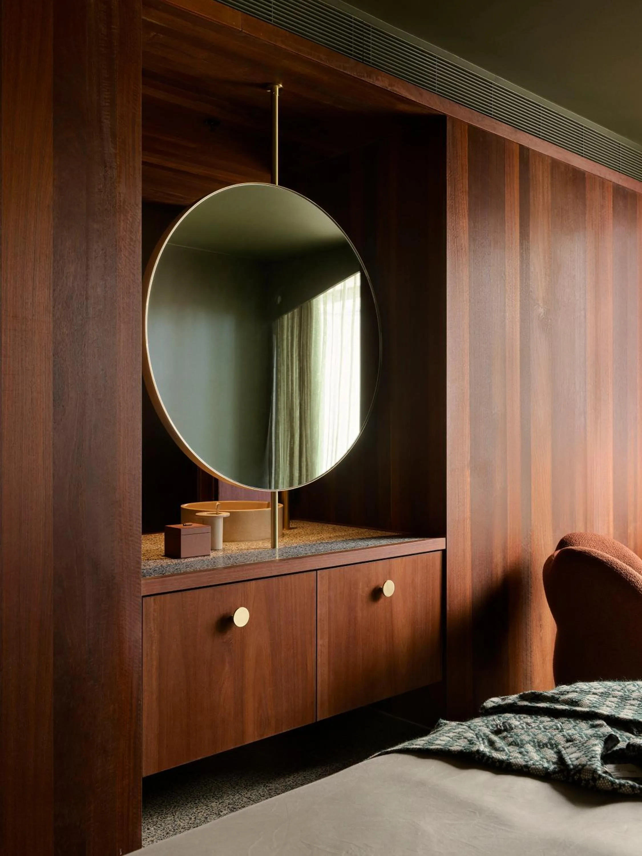 Photo of the whole room, Bed in Hyde Melbourne Place