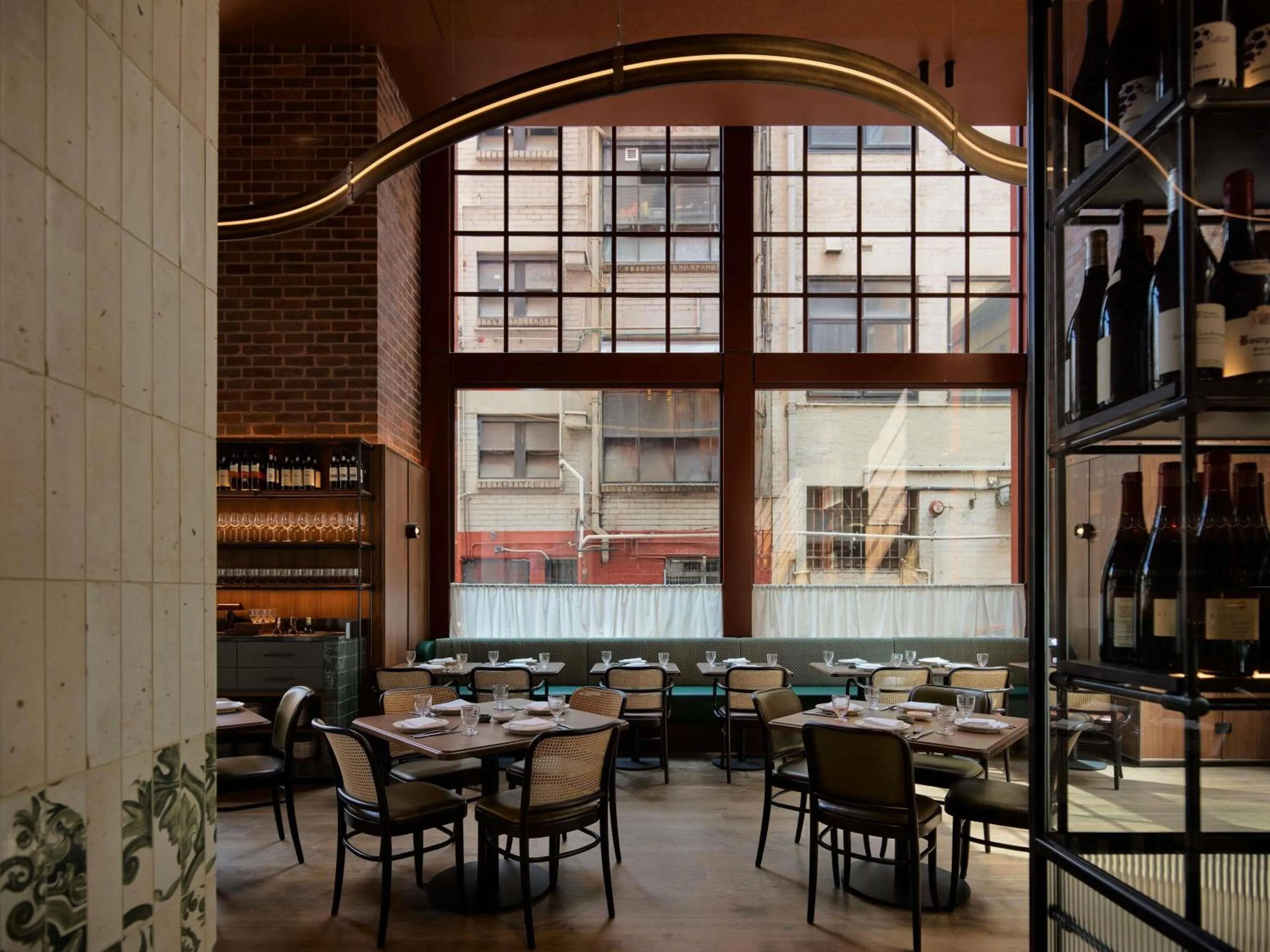 Restaurant/places to eat in Hyde Melbourne Place