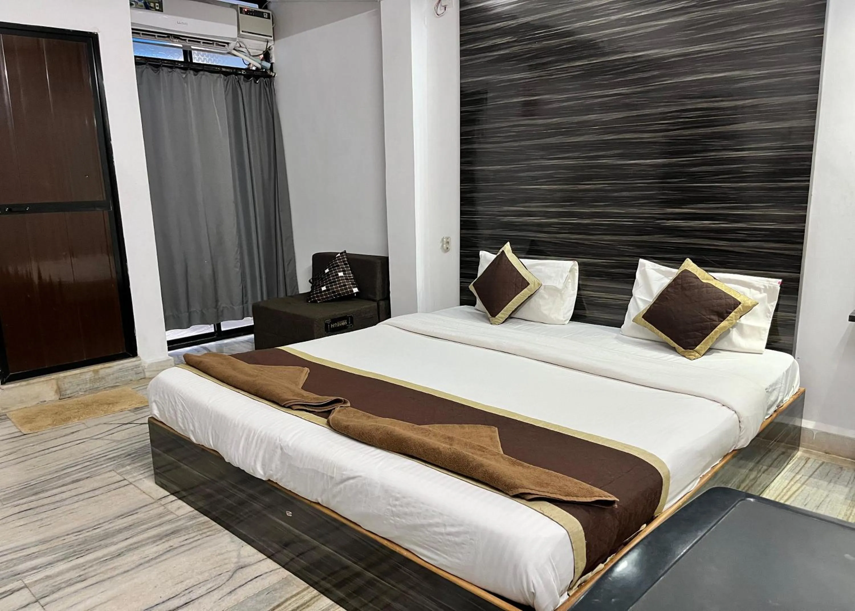 Bed in Hotel Bom Sucesso, Candolim Beach