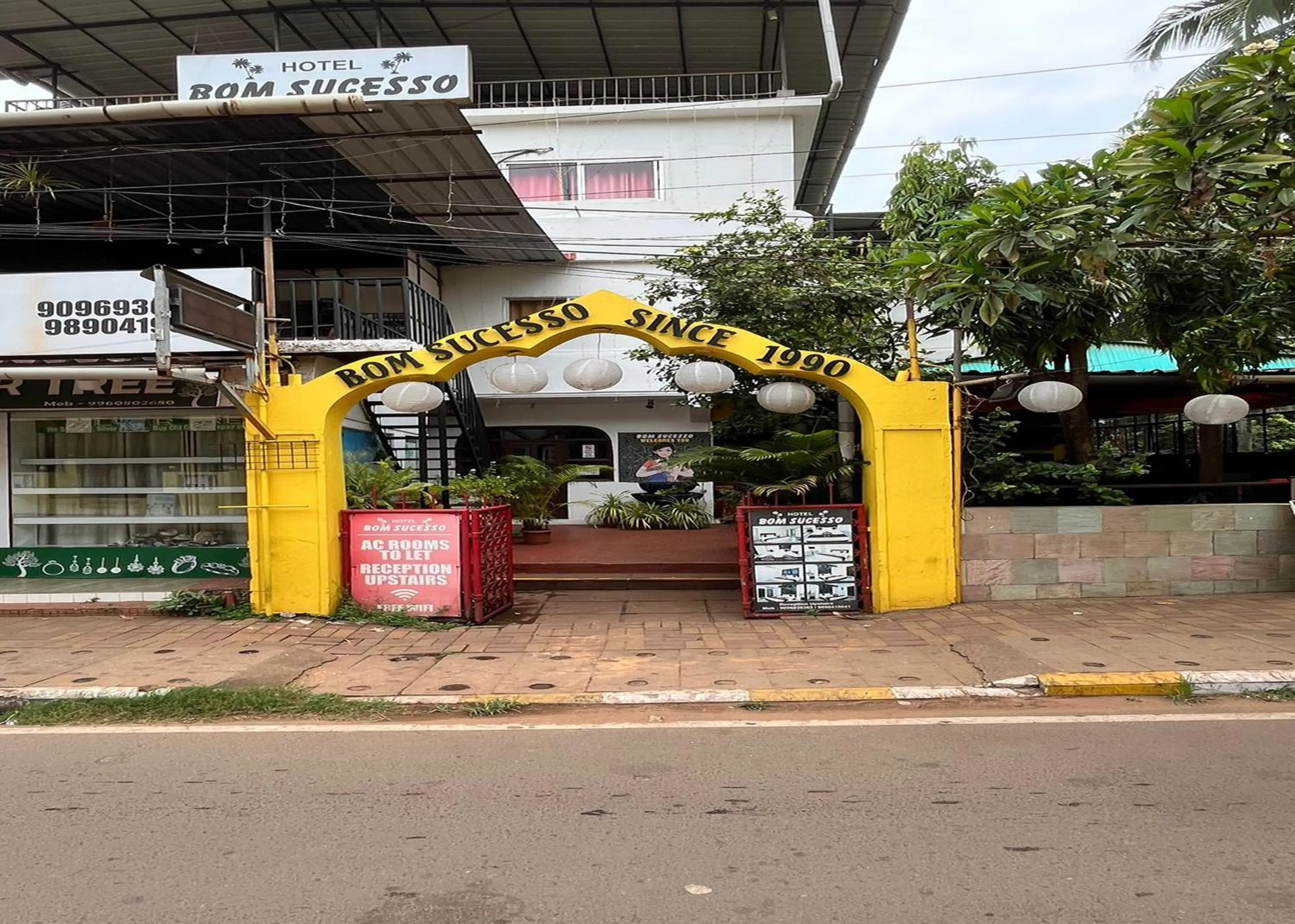 Property building in Hotel Bom Sucesso, Candolim Beach