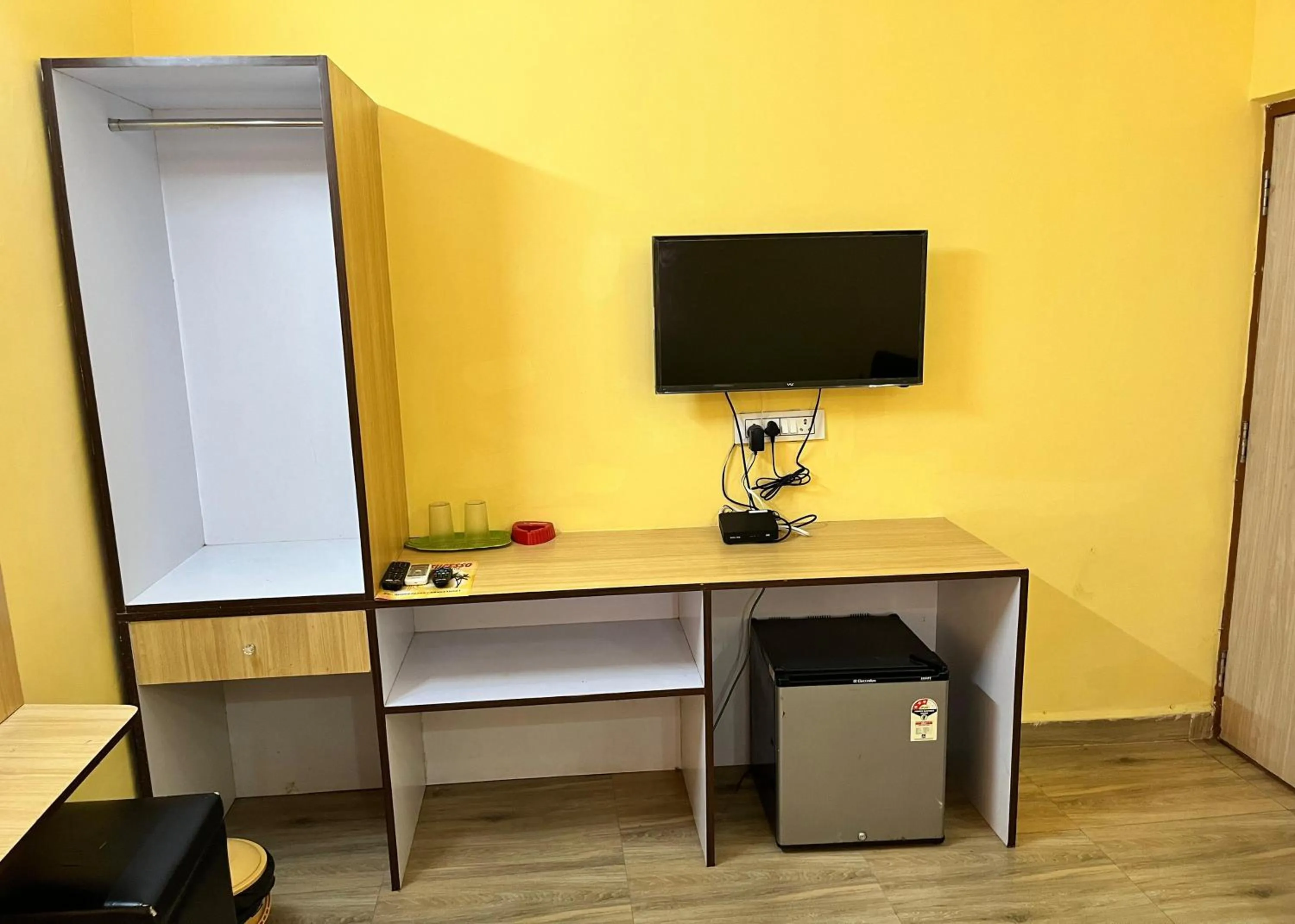 TV and multimedia in Hotel Bom Sucesso, Candolim Beach