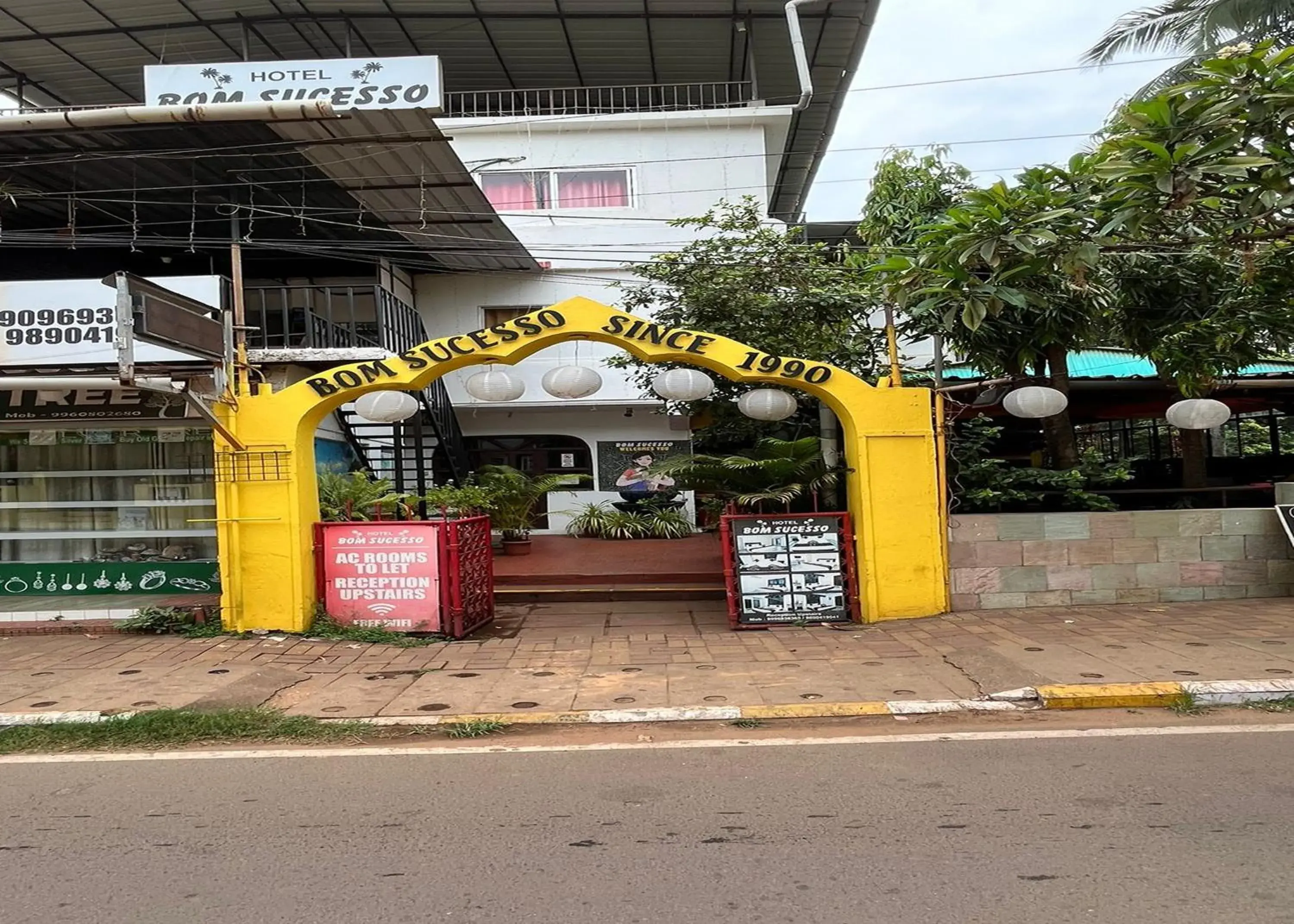 Property building in Hotel Bom Sucesso, Candolim Beach Property building in Hotel Bom Sucesso, Candolim Beach