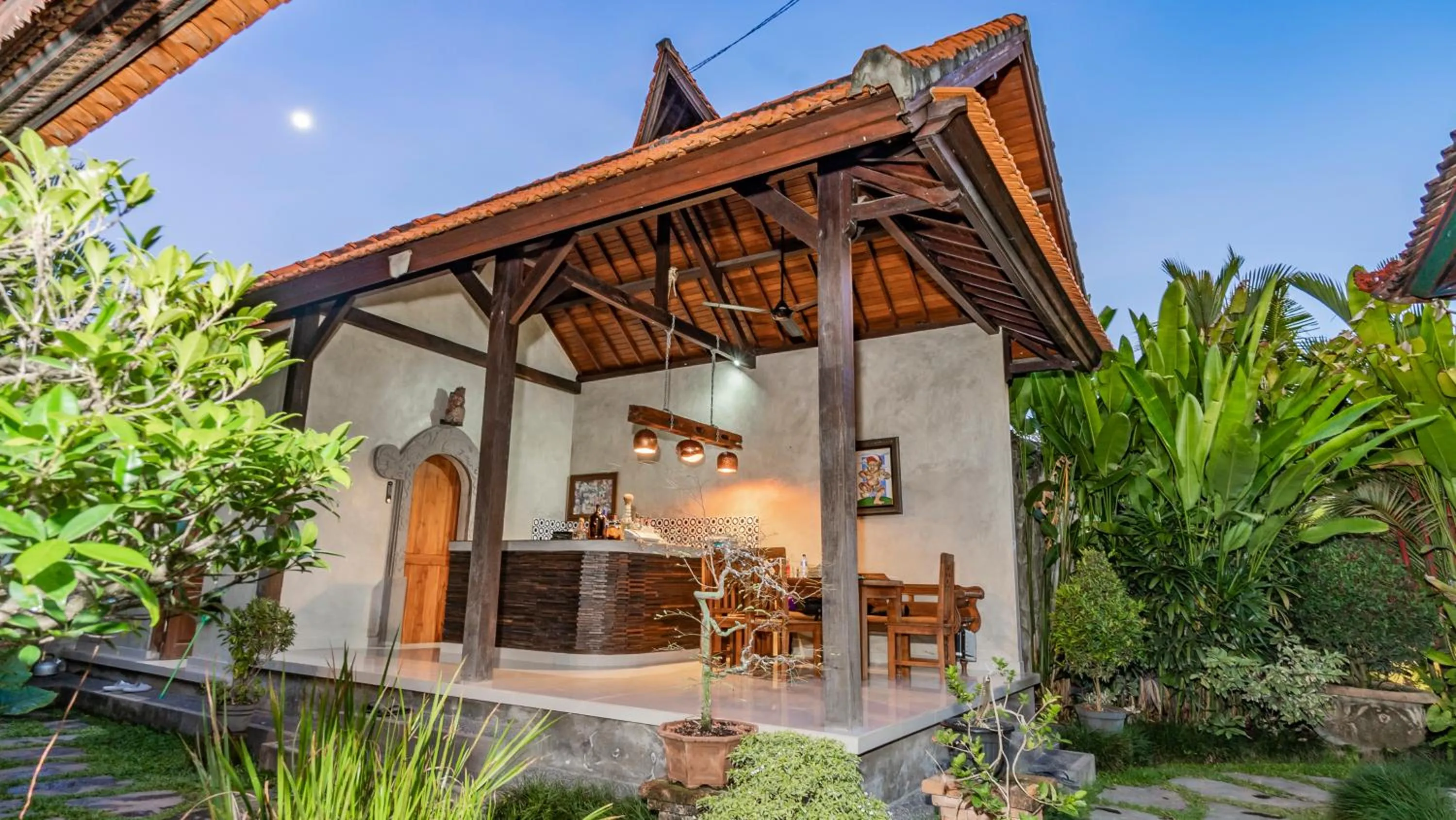 Restaurant/places to eat in The Puspa Villa