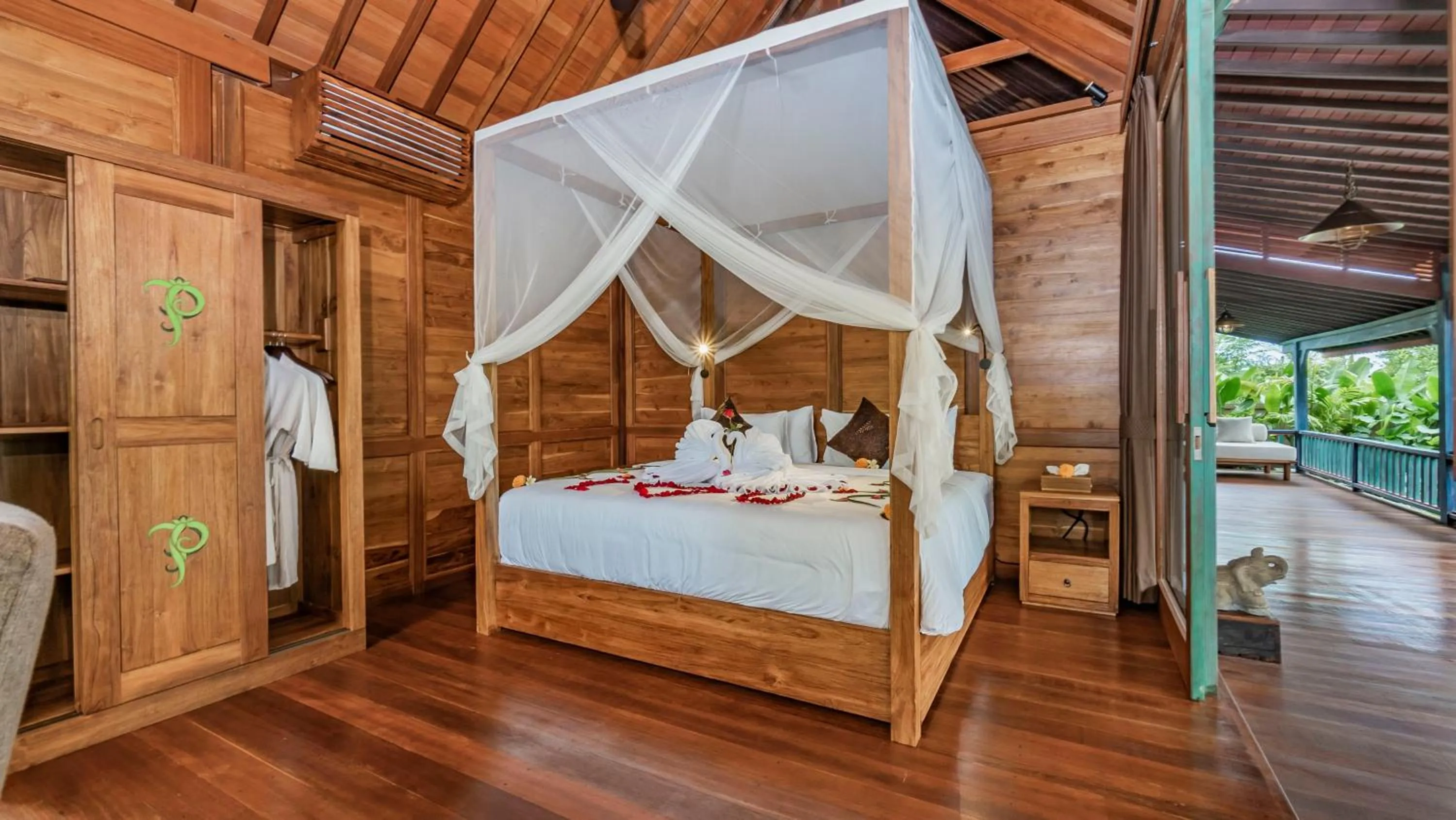 Bed in The Puspa Villa