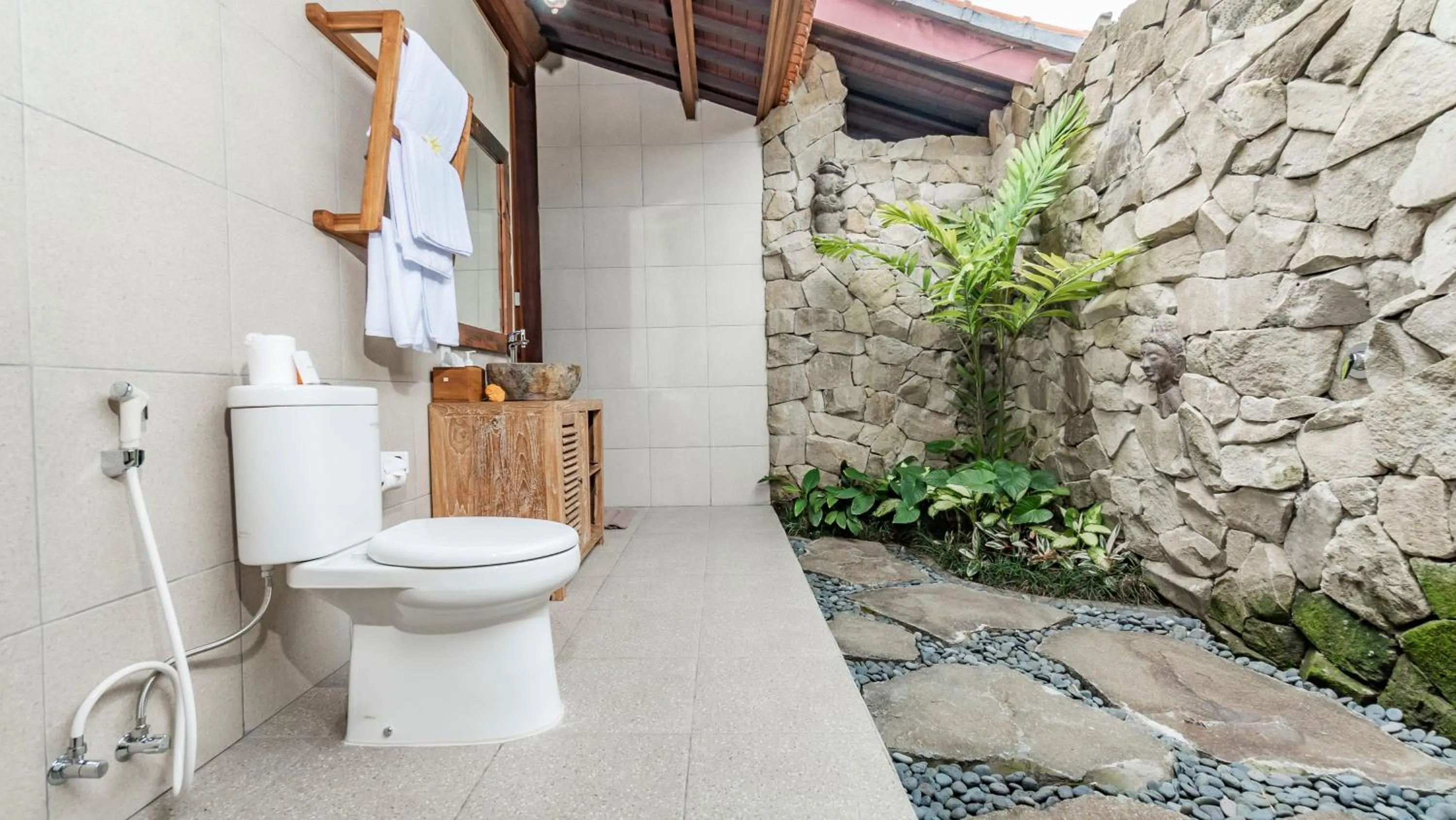 Toilet in The Puspa Villa