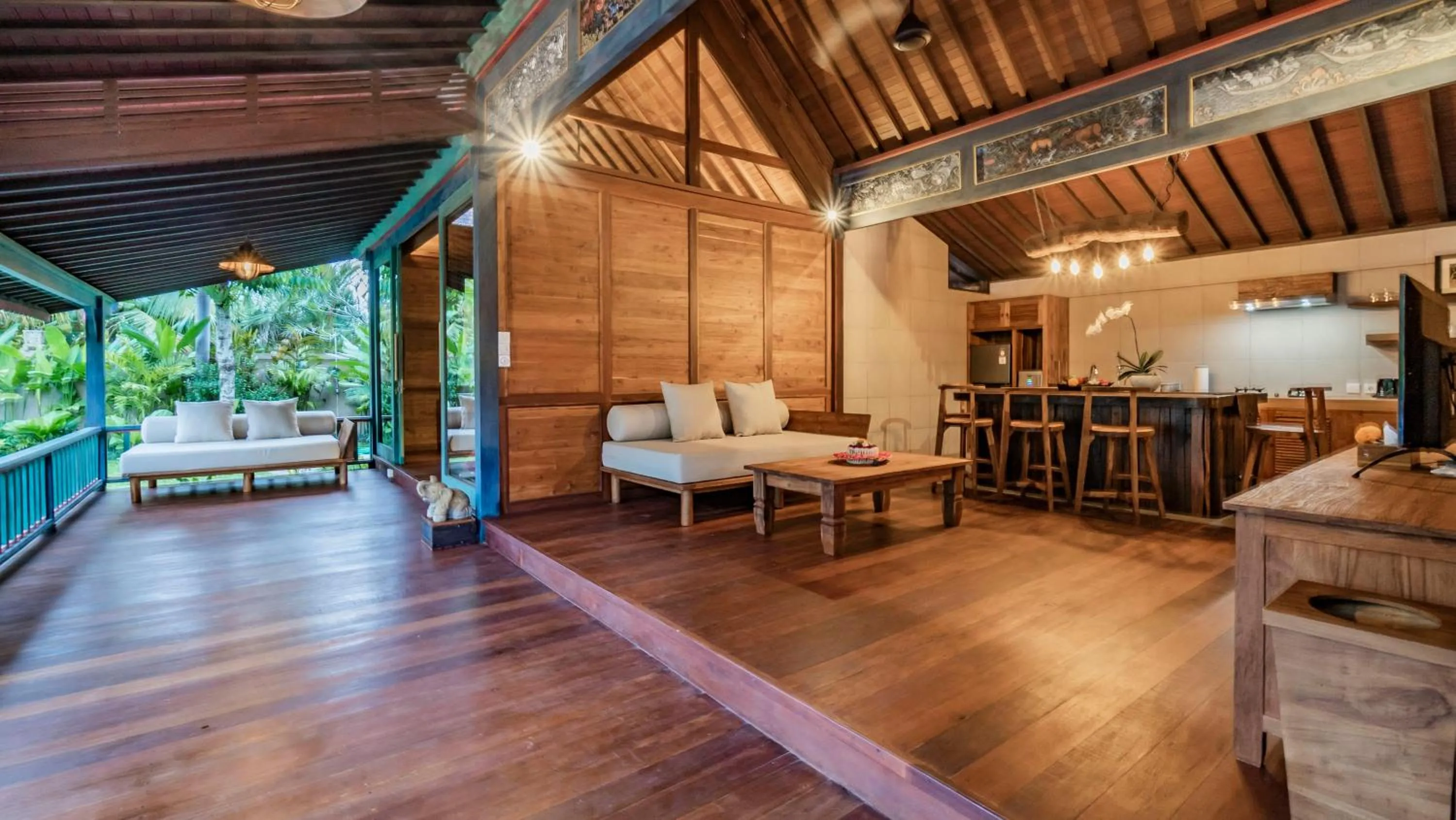 Communal lounge/ TV room in The Puspa Villa