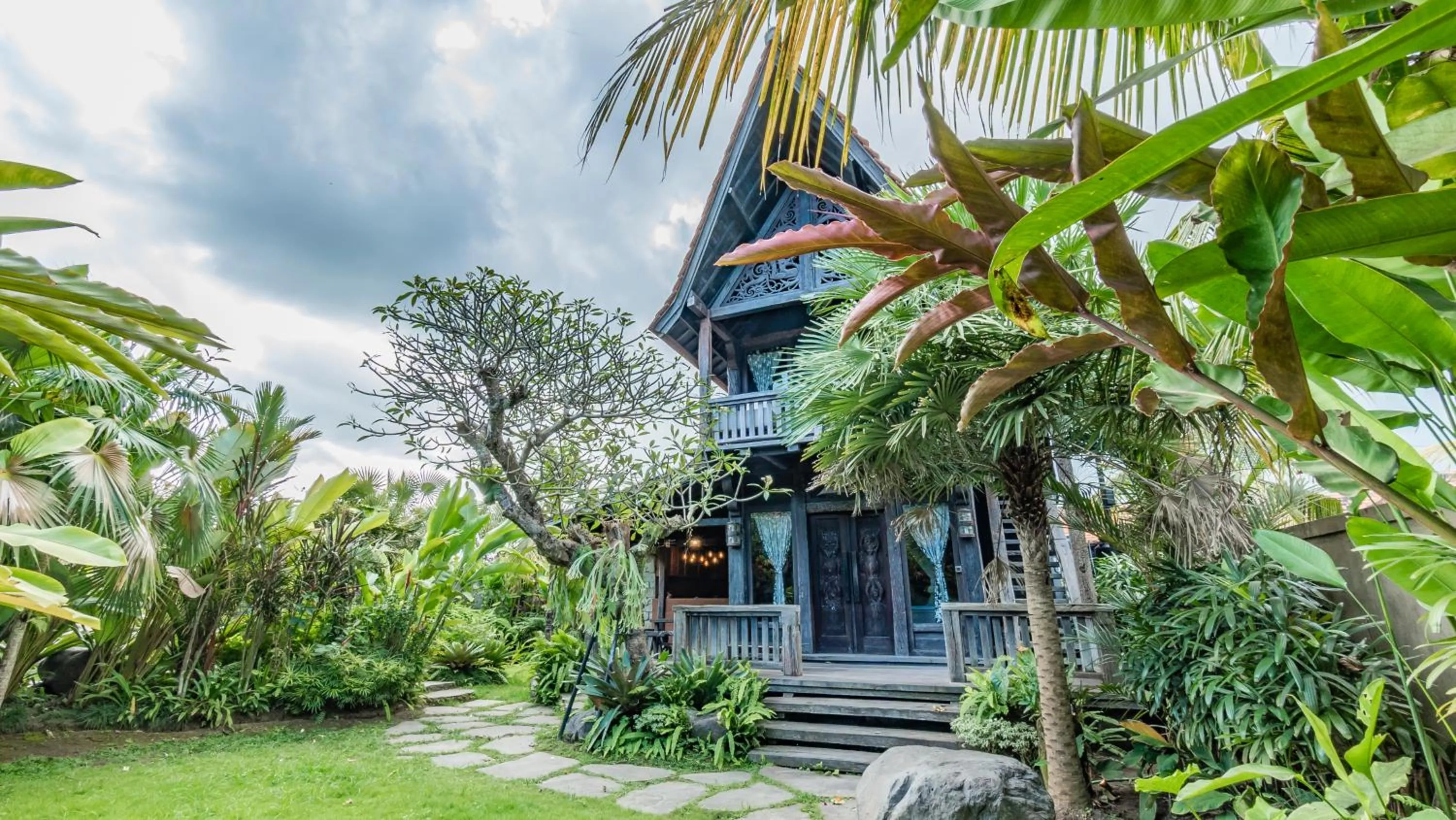 Garden view in The Puspa Villa