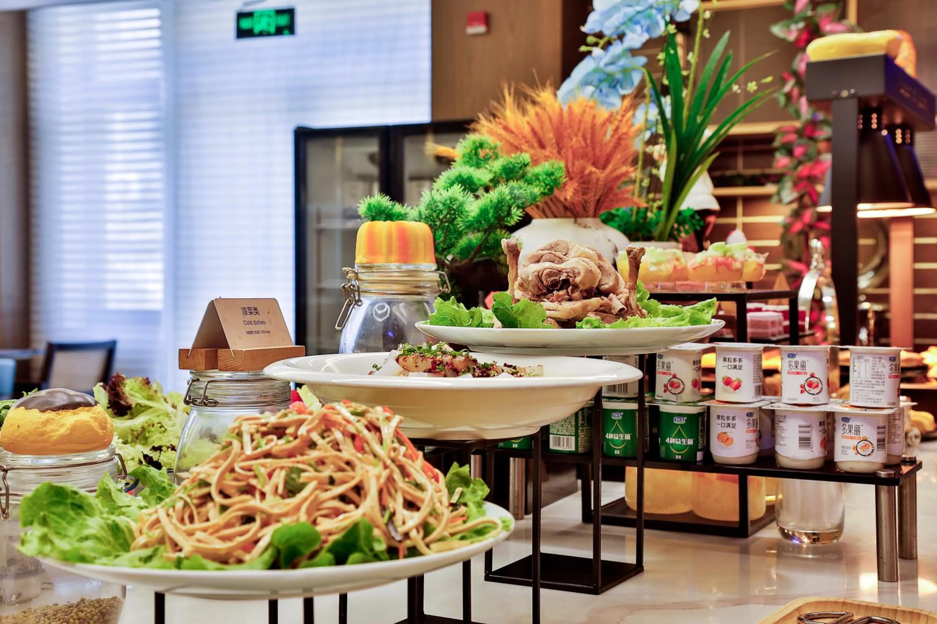 Buffet breakfast in UrCove by Hyatt Jiashan Centre