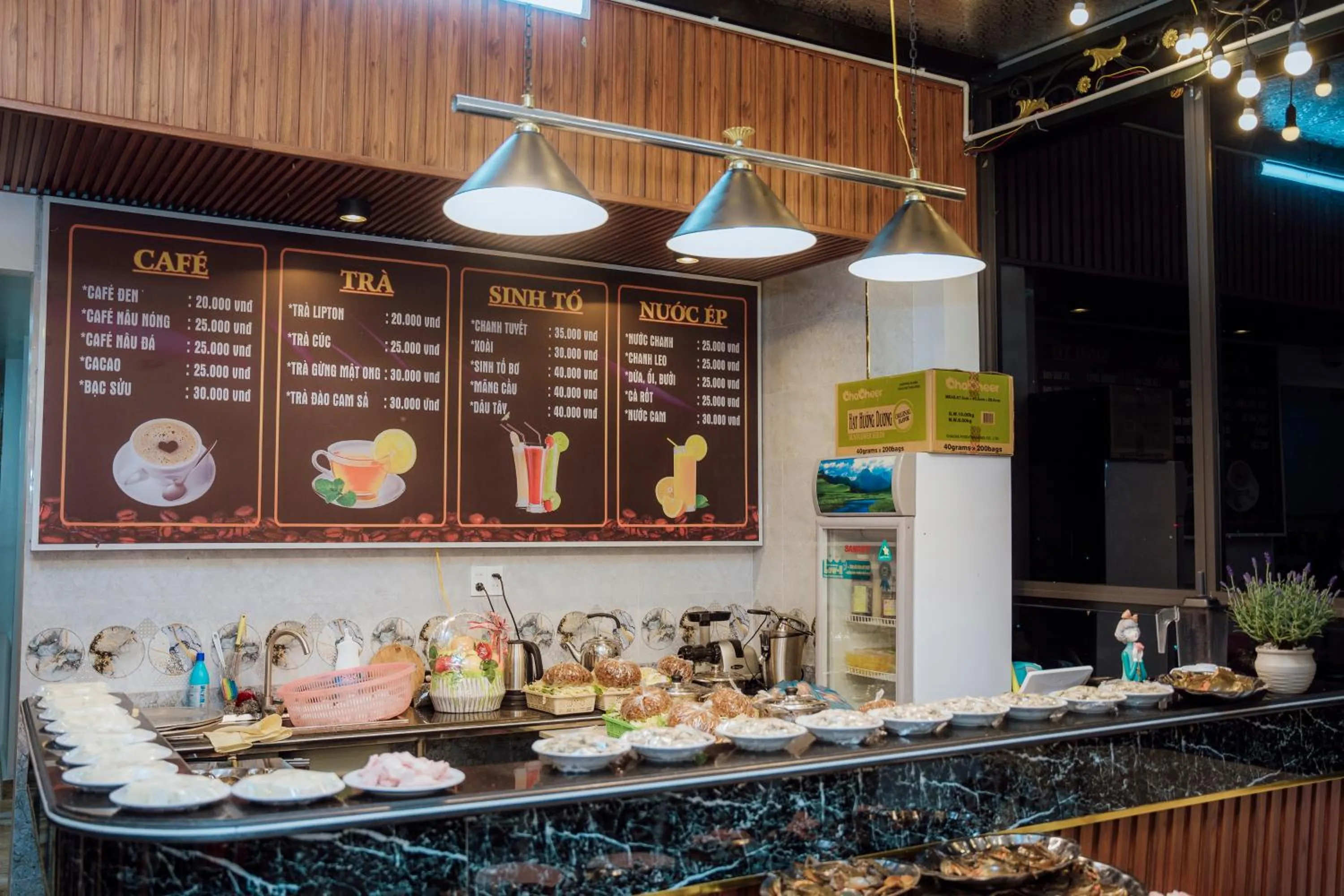 Restaurant/places to eat in Gala Hotel & Apartment