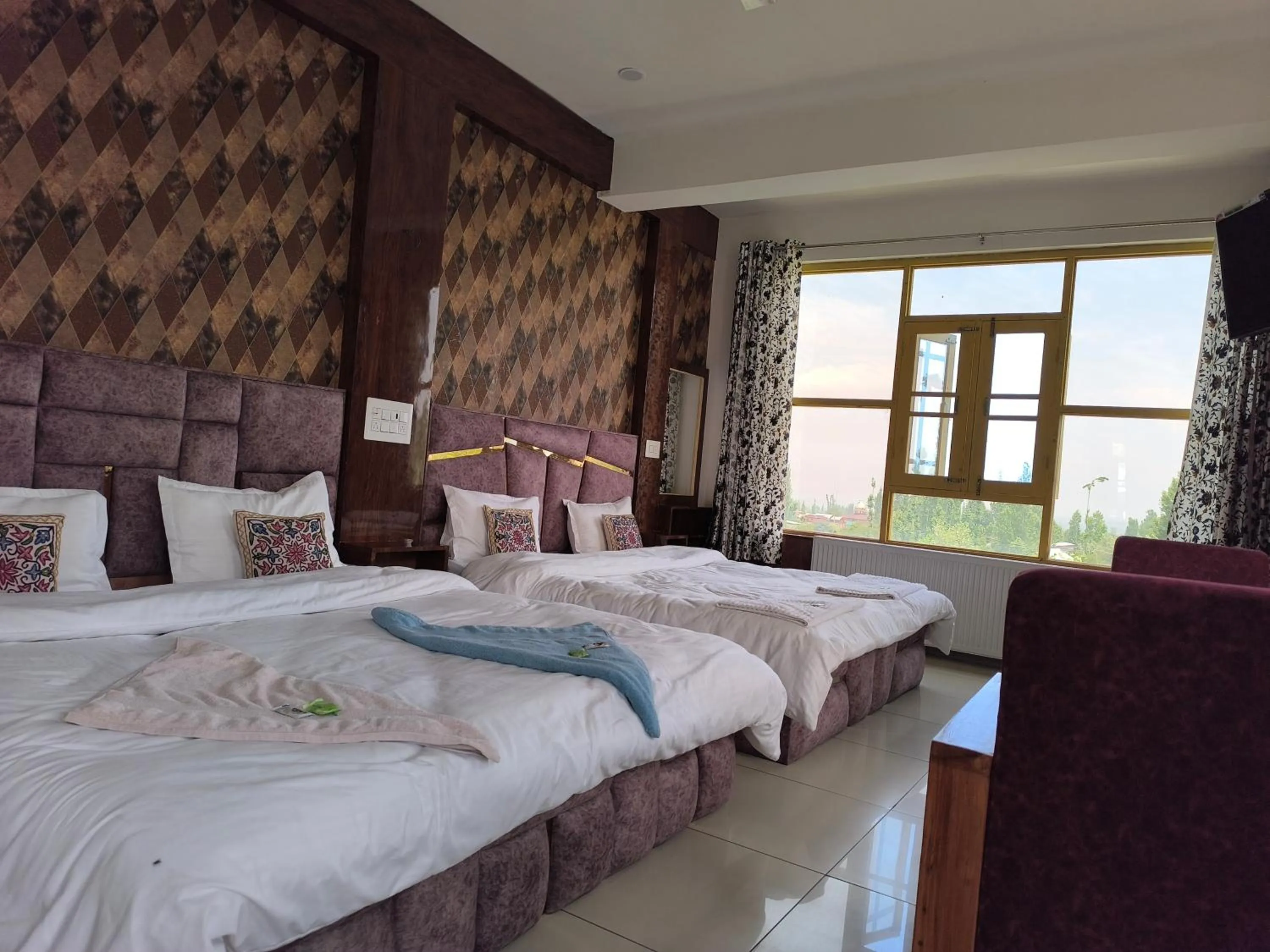 Bed in Gulmarg GS Residency Hotel