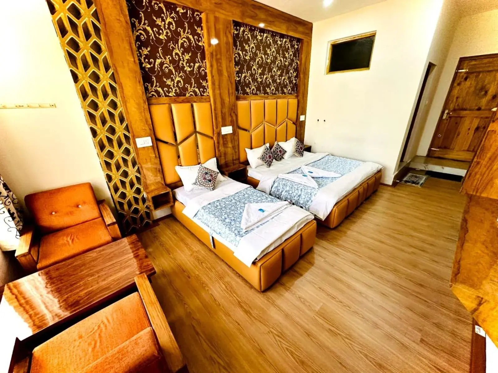 Triple Room in Gulmarg GS Residency Hotel Triple Room in Gulmarg GS Residency Hotel