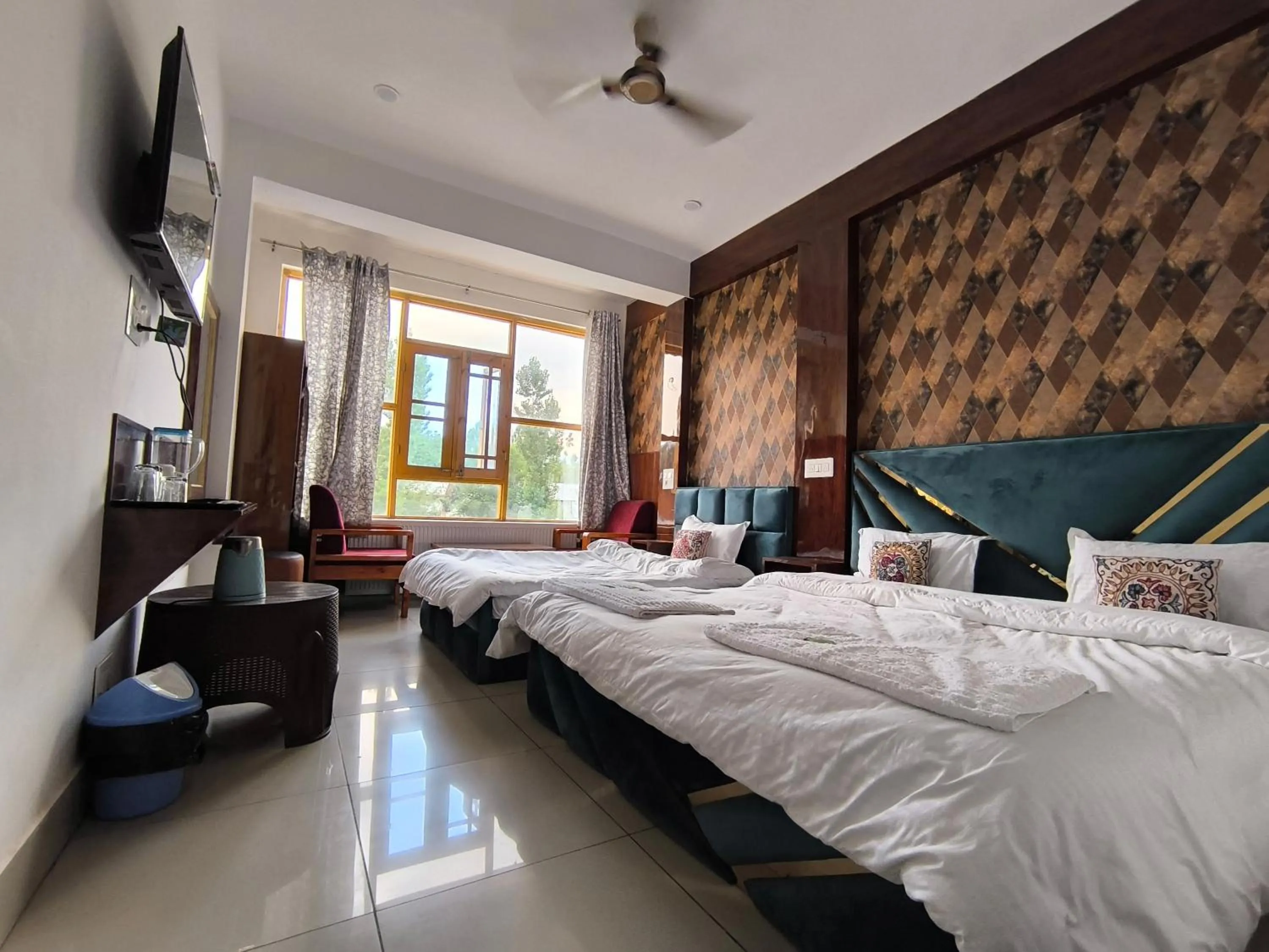 Bed in Gulmarg GS Residency Hotel
