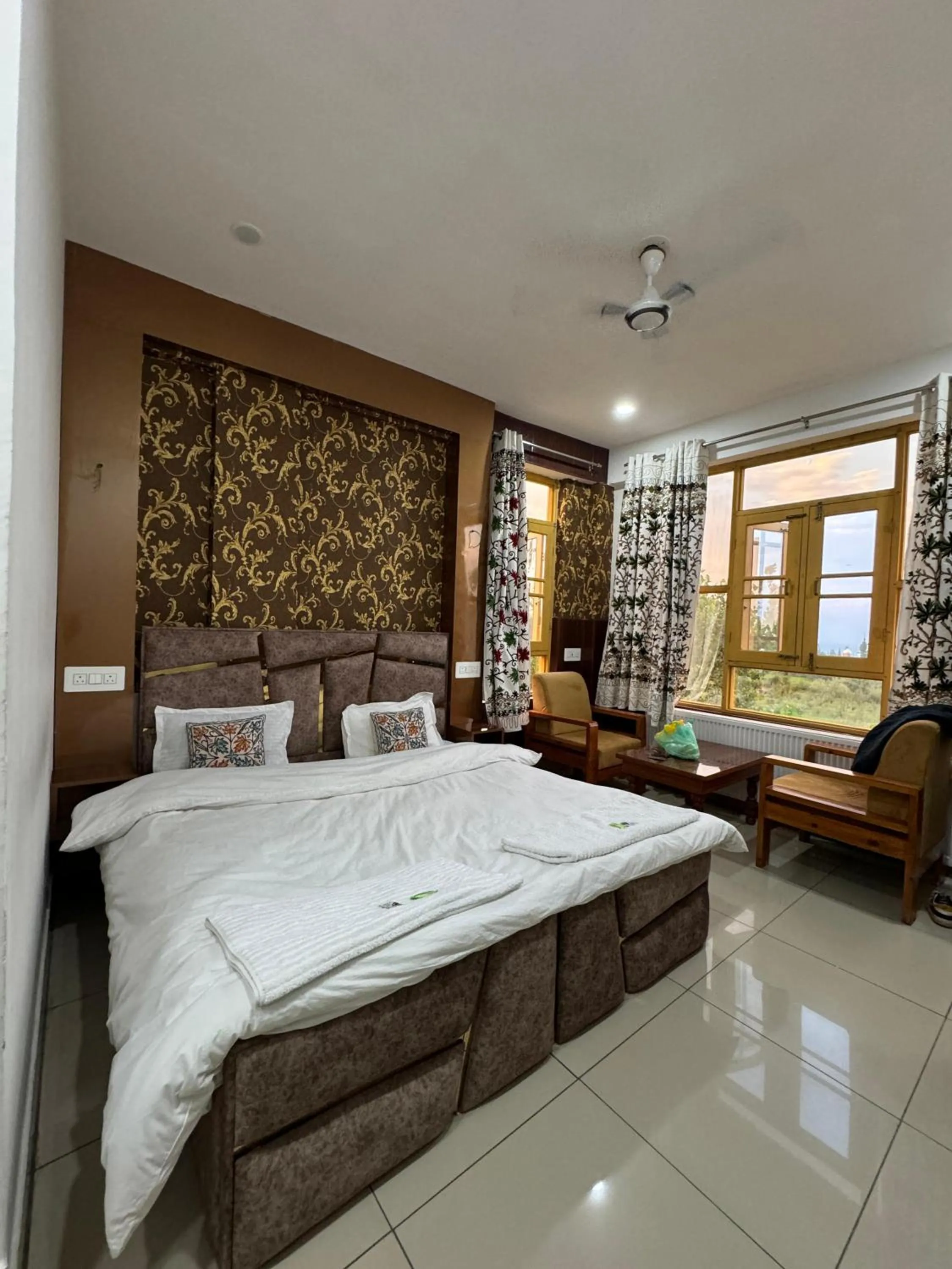 Bed in Gulmarg GS Residency Hotel
