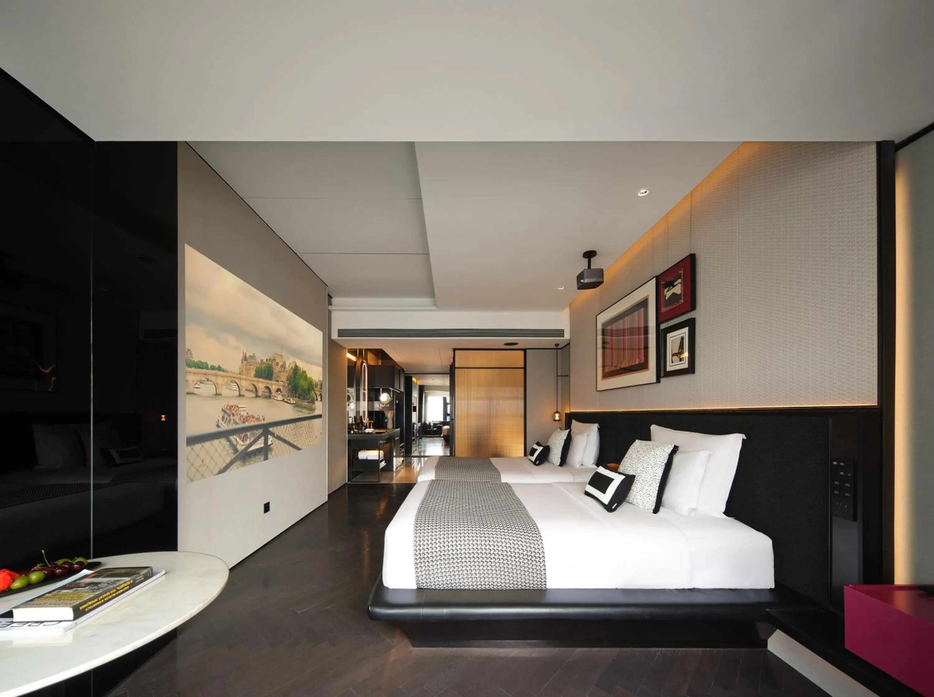 Photo of the whole room, Bed in ISEYA Design Hotel Chengdu Taikoo Li