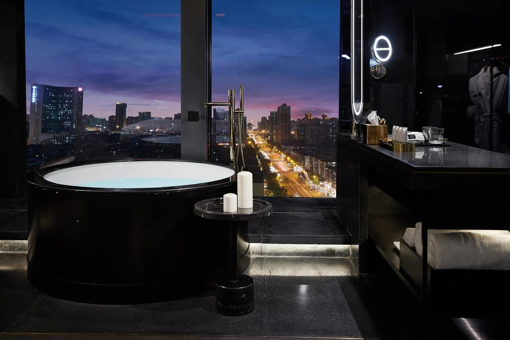 Night in ISEYA Design Hotel Chengdu Taikoo Li