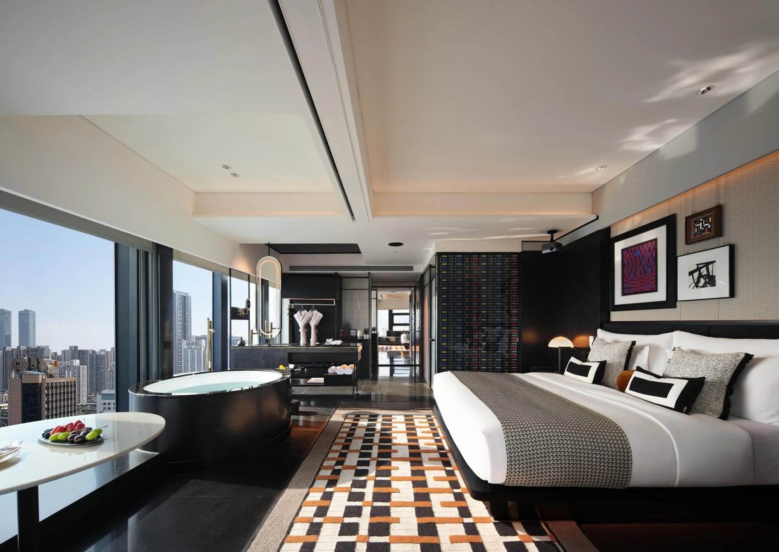Photo of the whole room, Bed in ISEYA Design Hotel Chengdu Taikoo Li