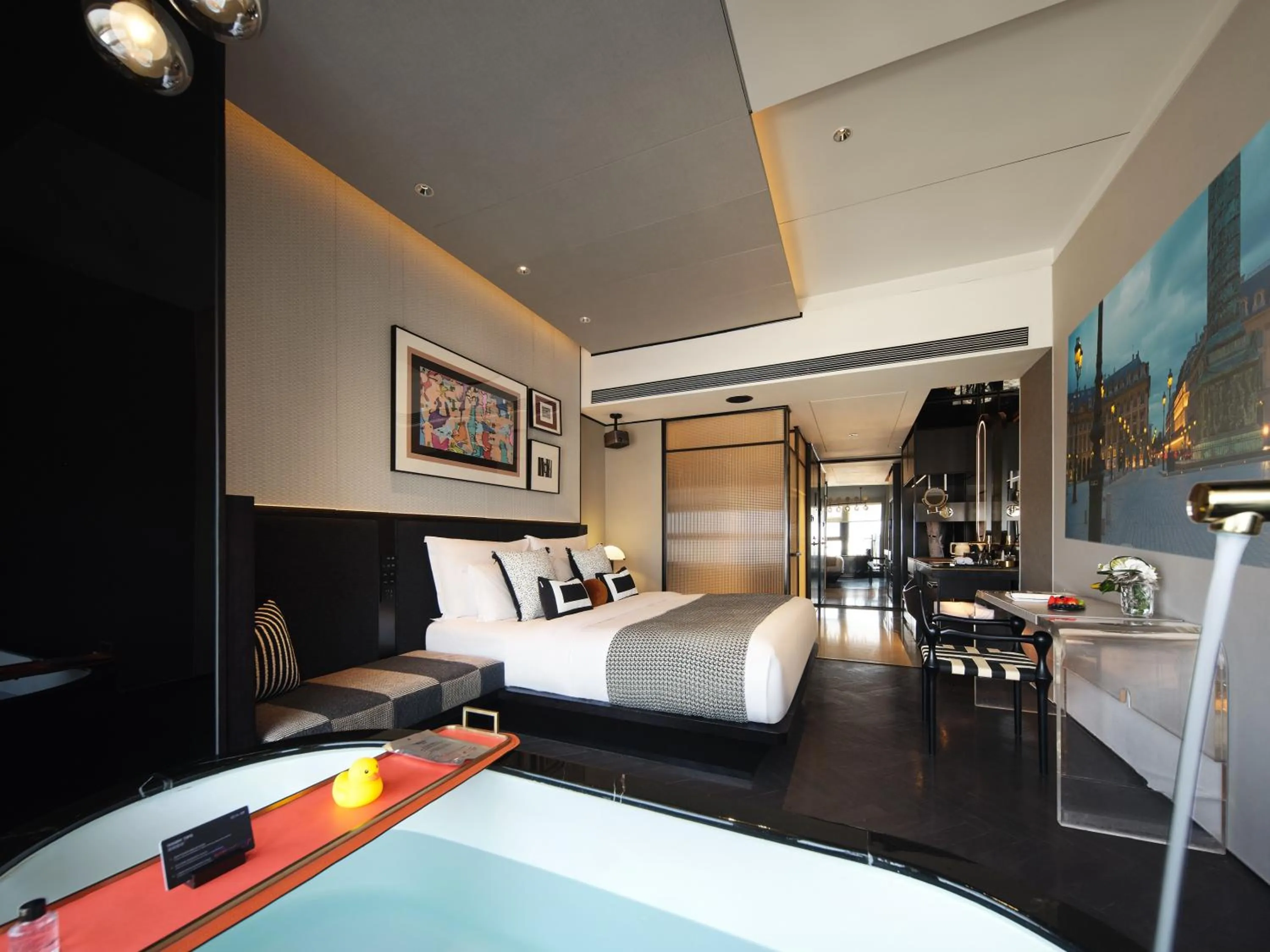 Photo of the whole room, Bed in ISEYA Design Hotel Chengdu Taikoo Li