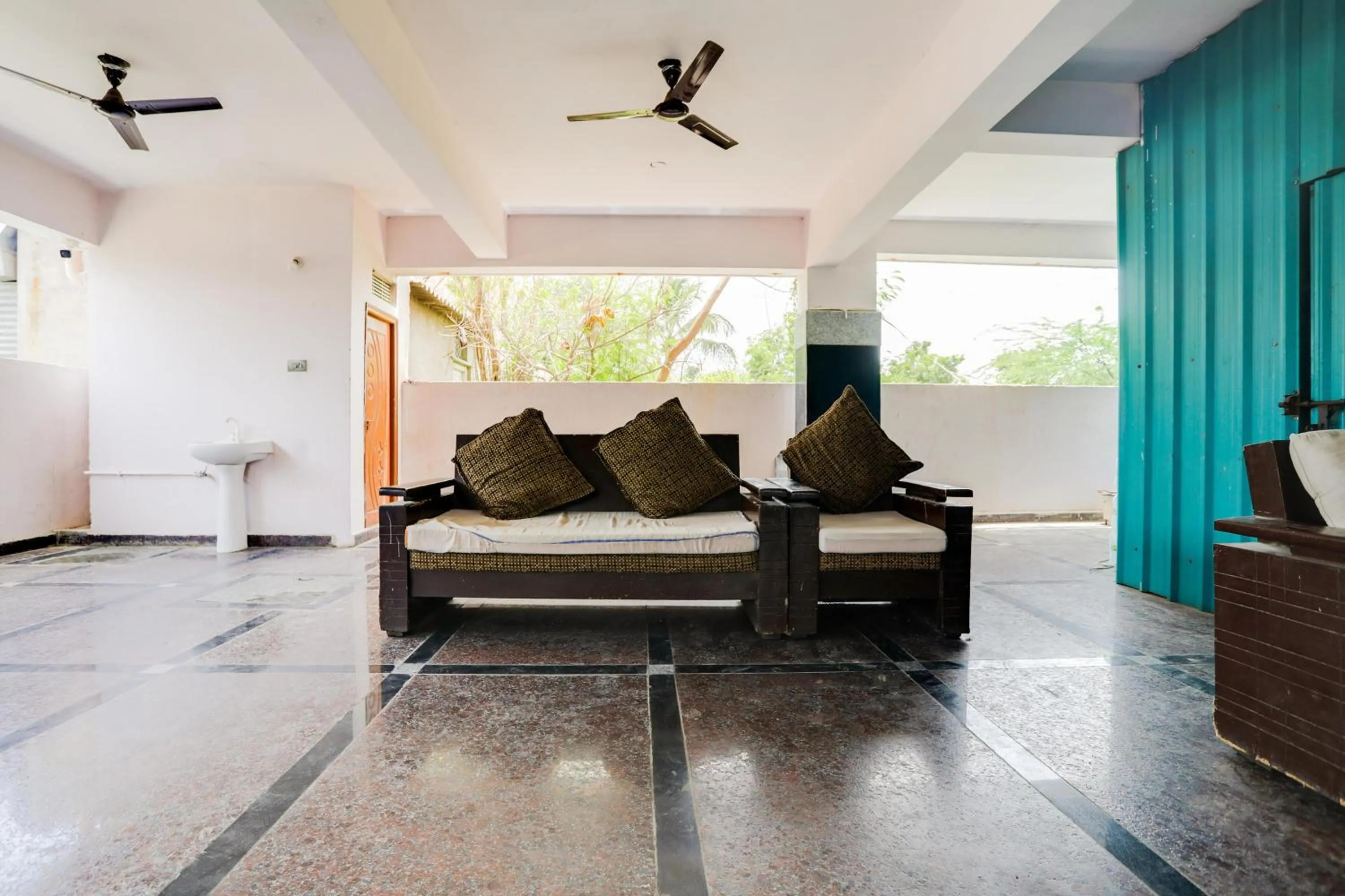 Lobby or reception in Hotel O 11 Eleven