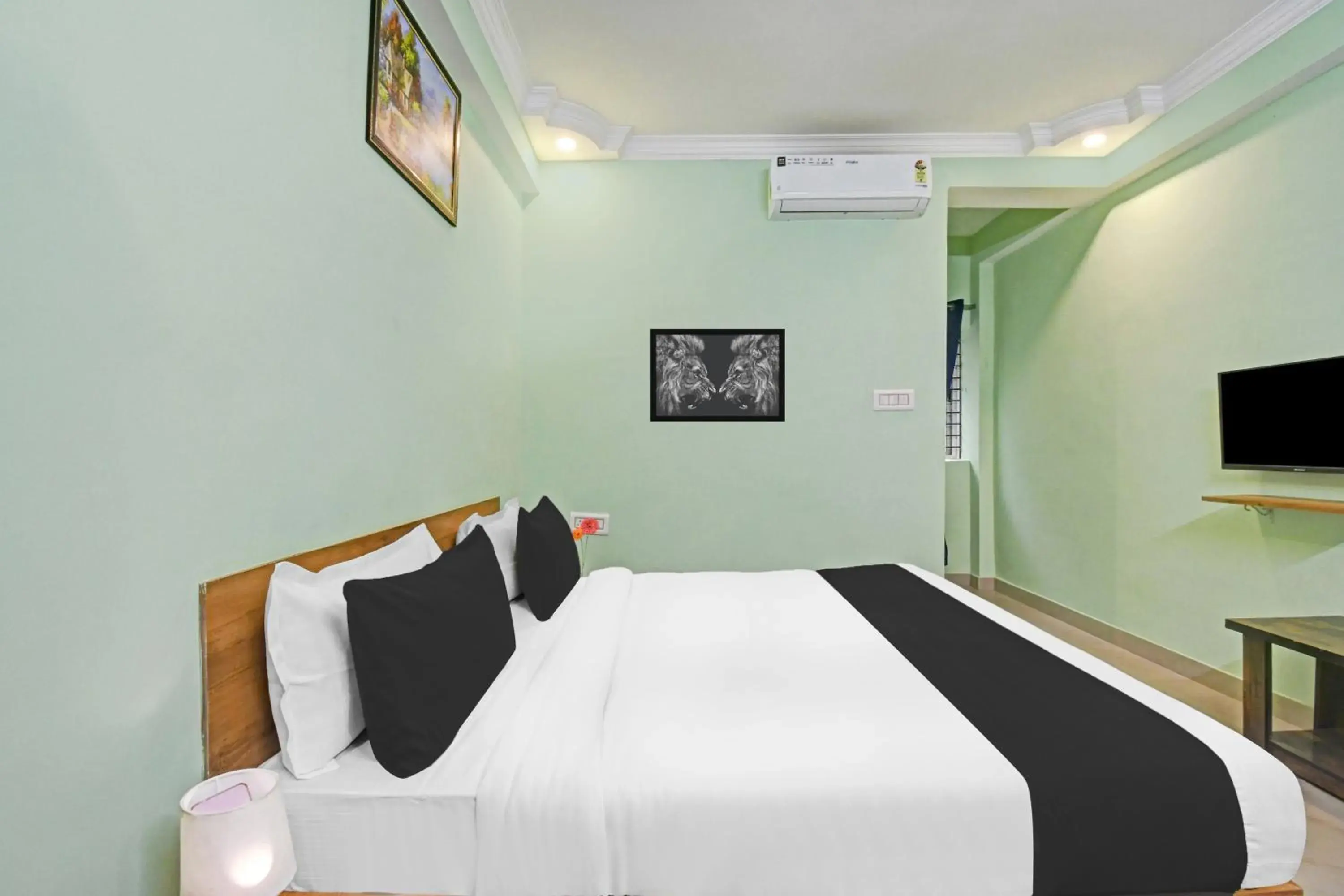 Bedroom, Bed in Super Hotel O AURA HOTEL SONNET INNS Bedroom, Bed in Super Hotel O AURA HOTEL SONNET INNS