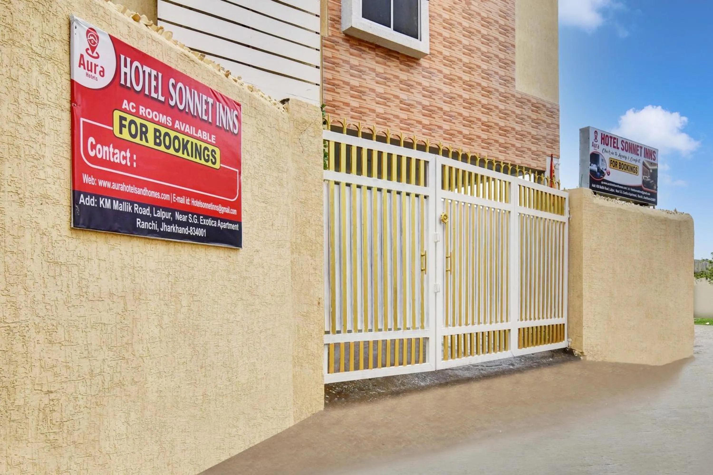 Facade/entrance in Super Hotel O AURA HOTEL SONNET INNS