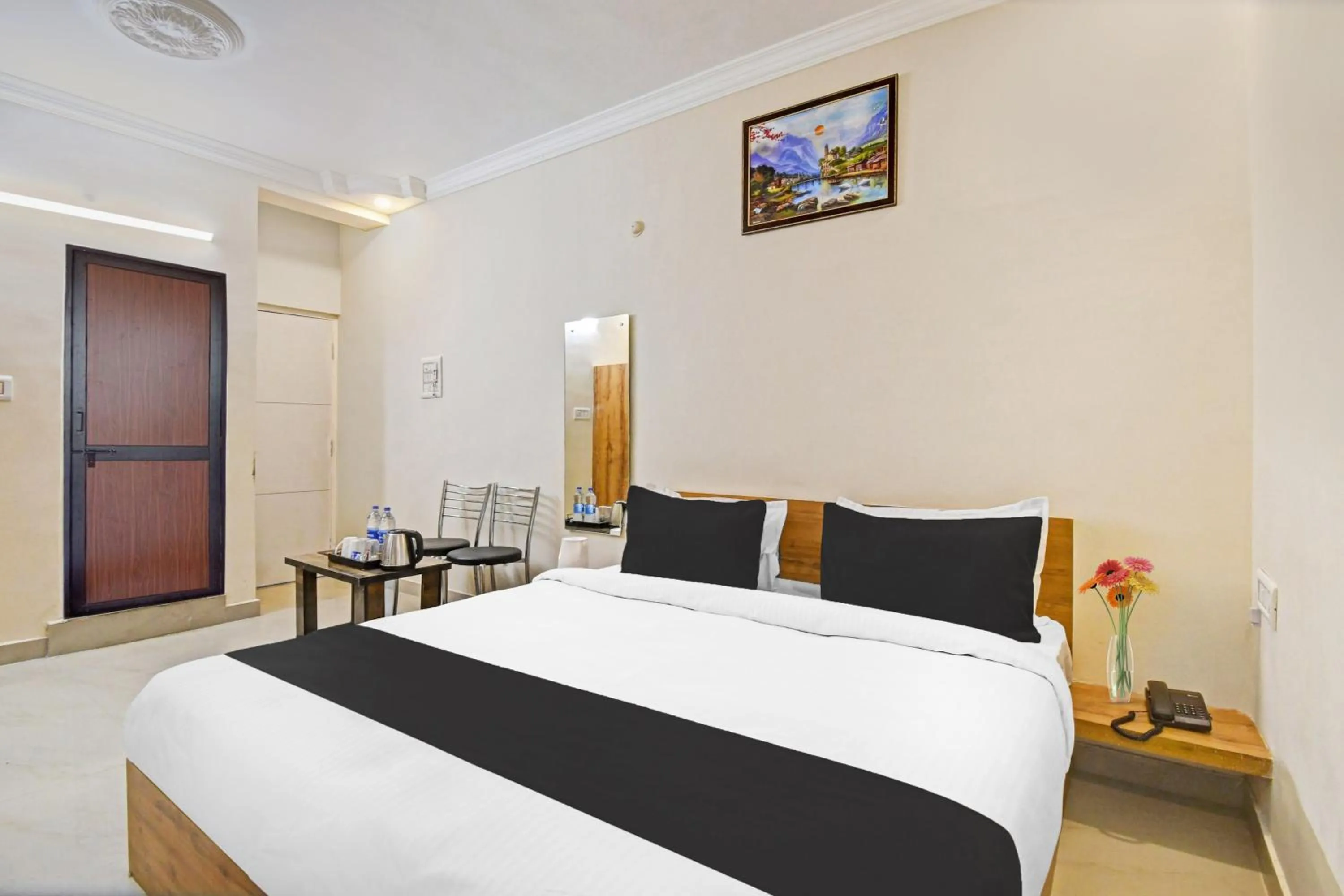 Bedroom, Bed in Super Hotel O AURA HOTEL SONNET INNS