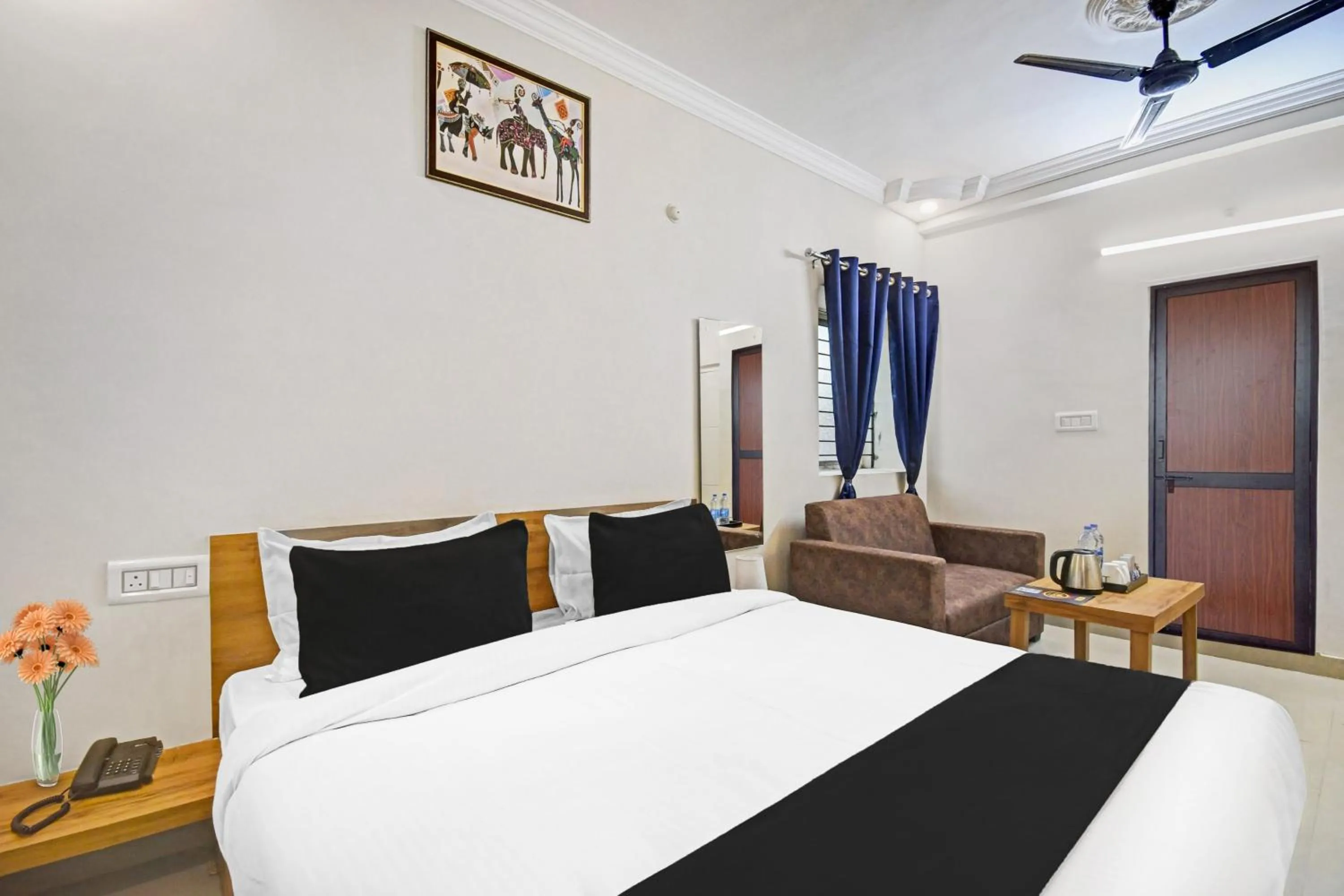 Bedroom, Bed in Super Hotel O AURA HOTEL SONNET INNS