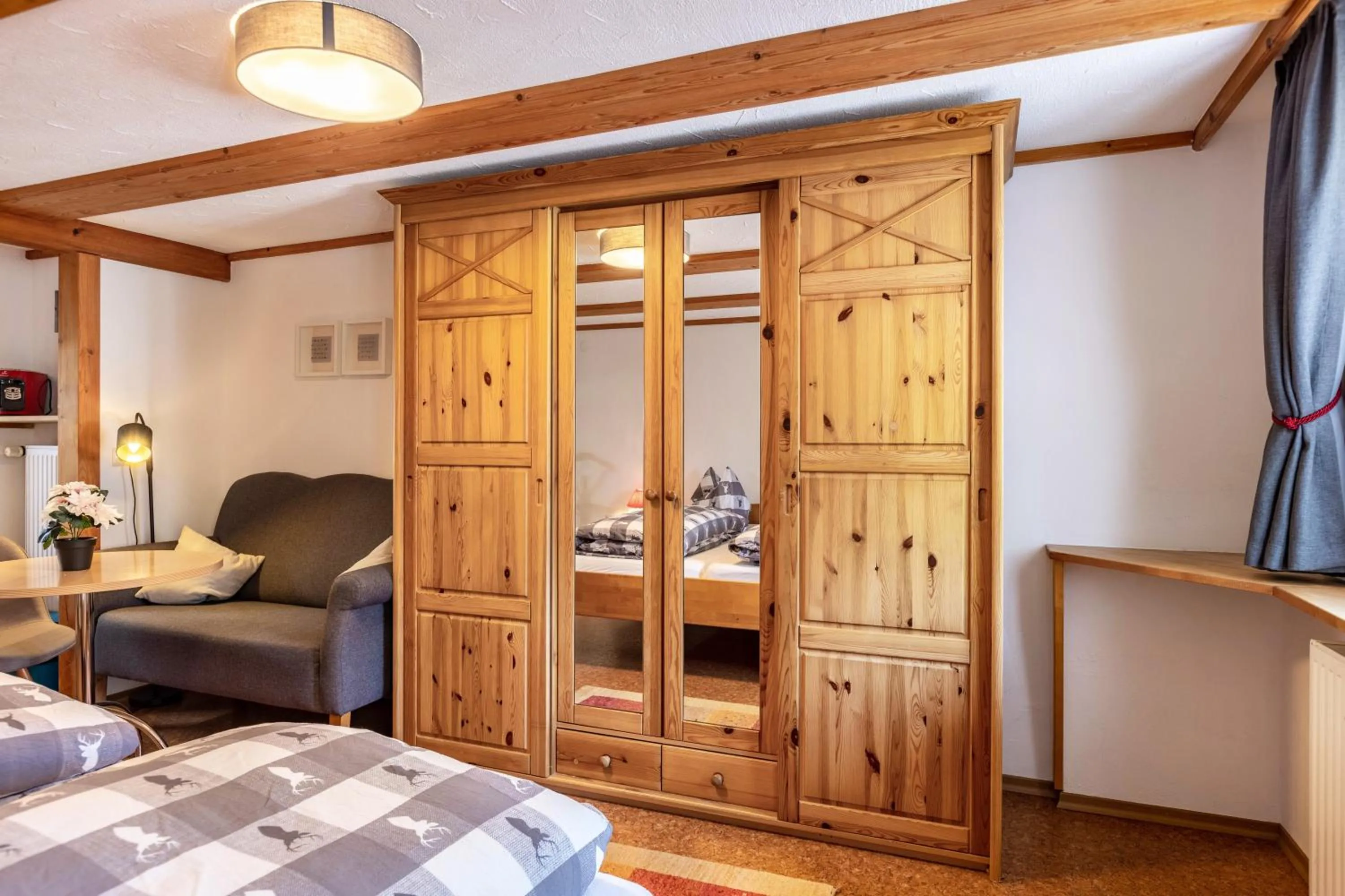 Property building, Bed in Pension Ferienwohnung Baarblick