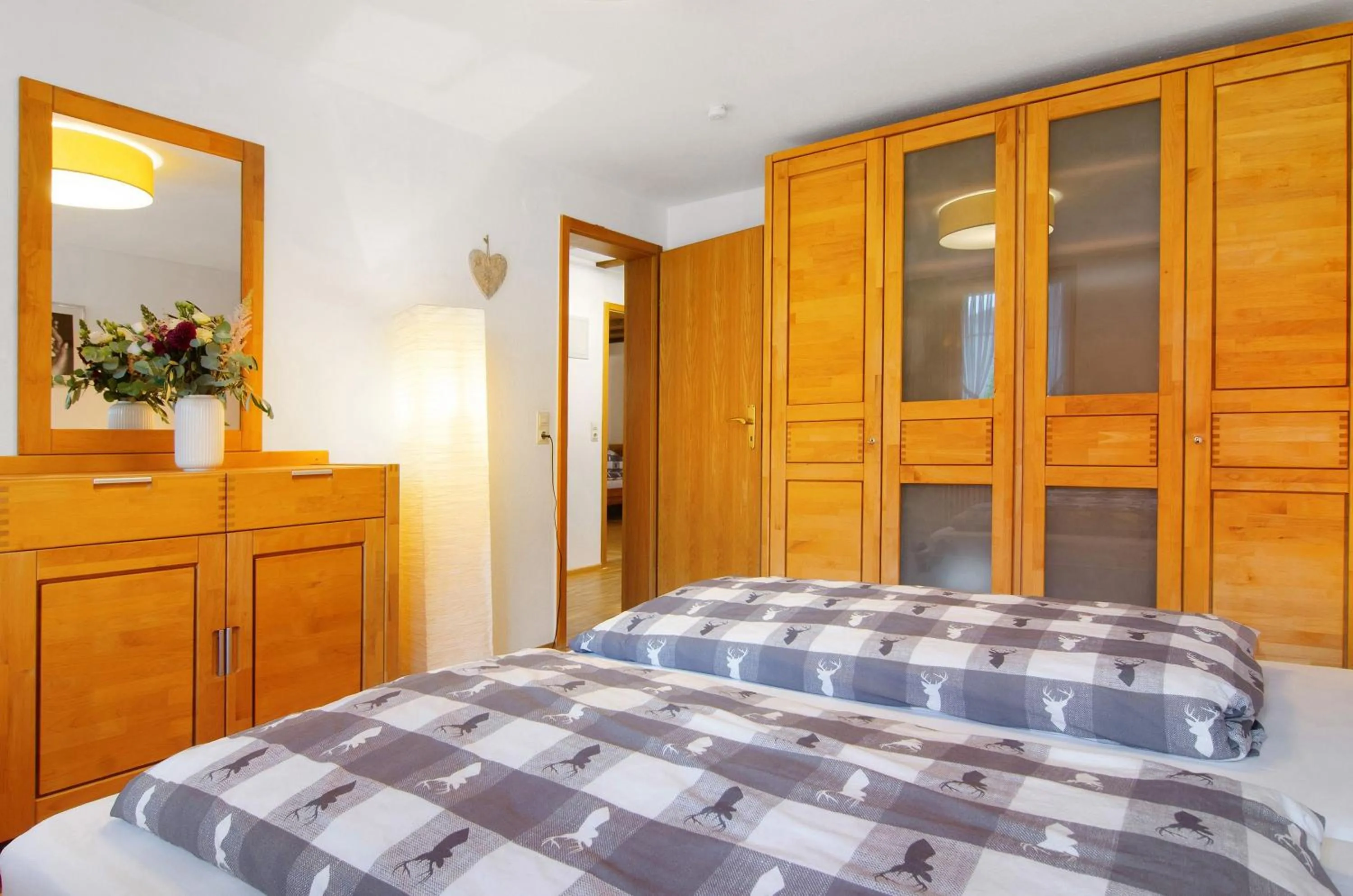 Living room, Bed in Pension Ferienwohnung Baarblick
