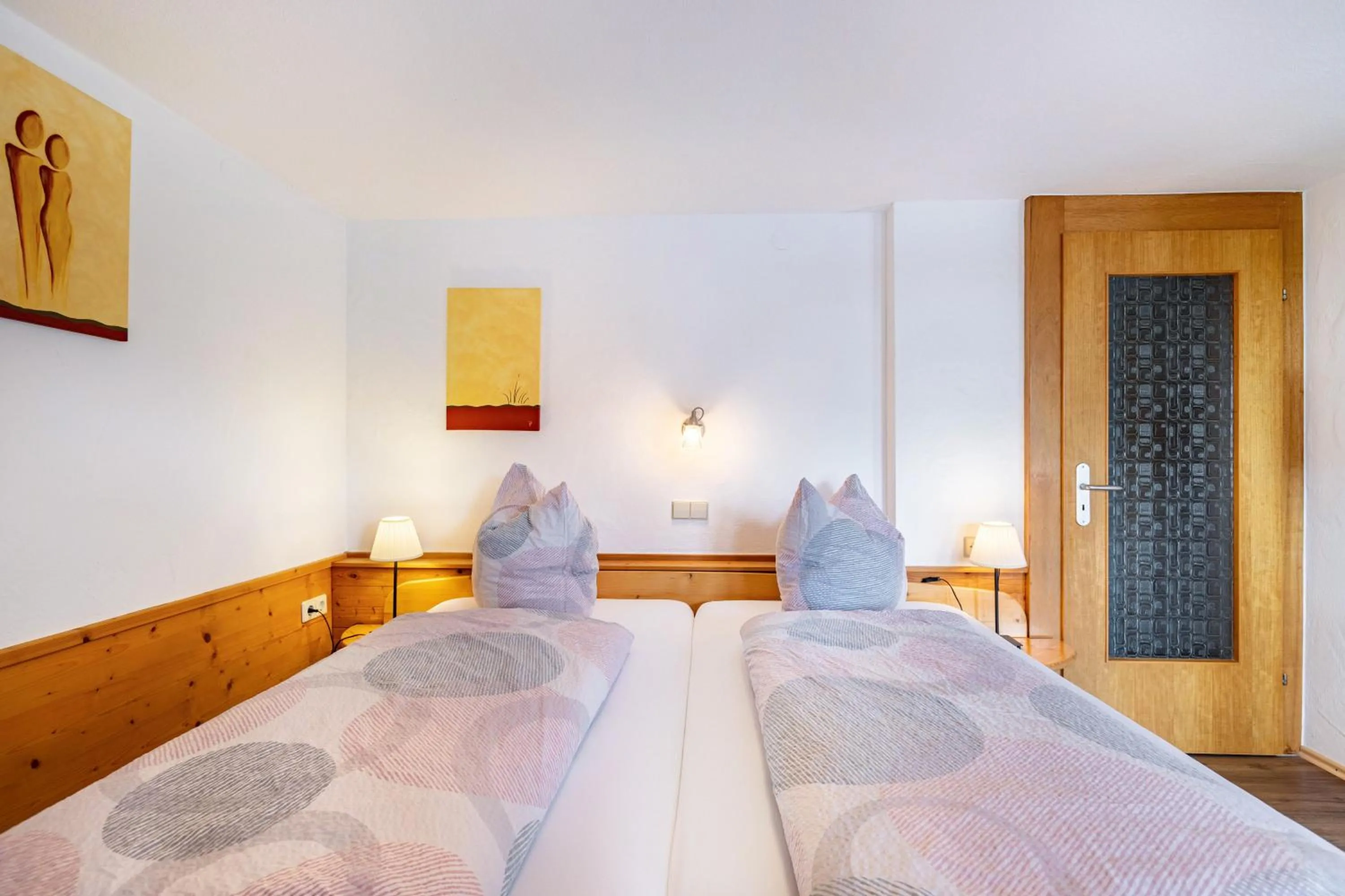Property building, Bed in Pension Ferienwohnung Baarblick