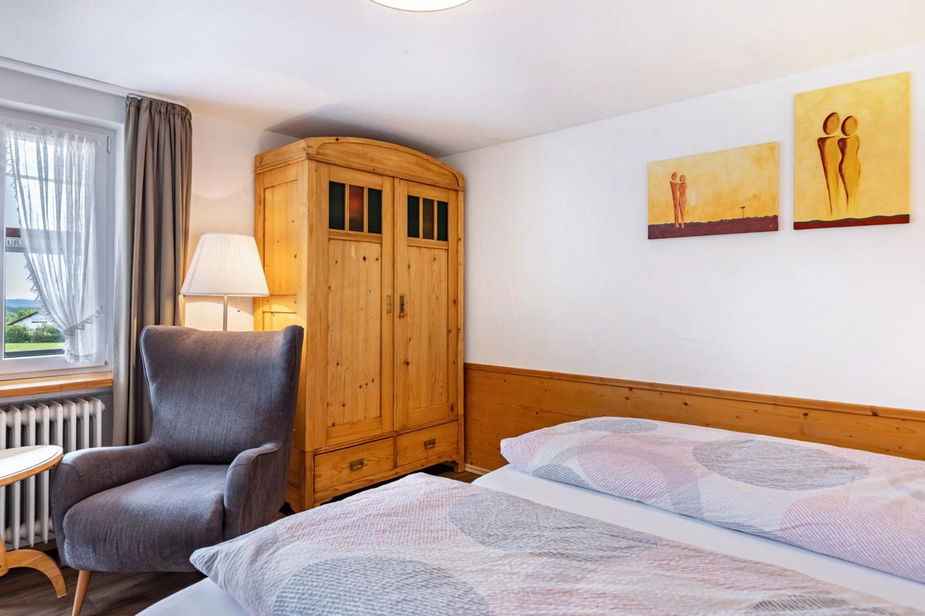Living room, Bed in Pension Ferienwohnung Baarblick