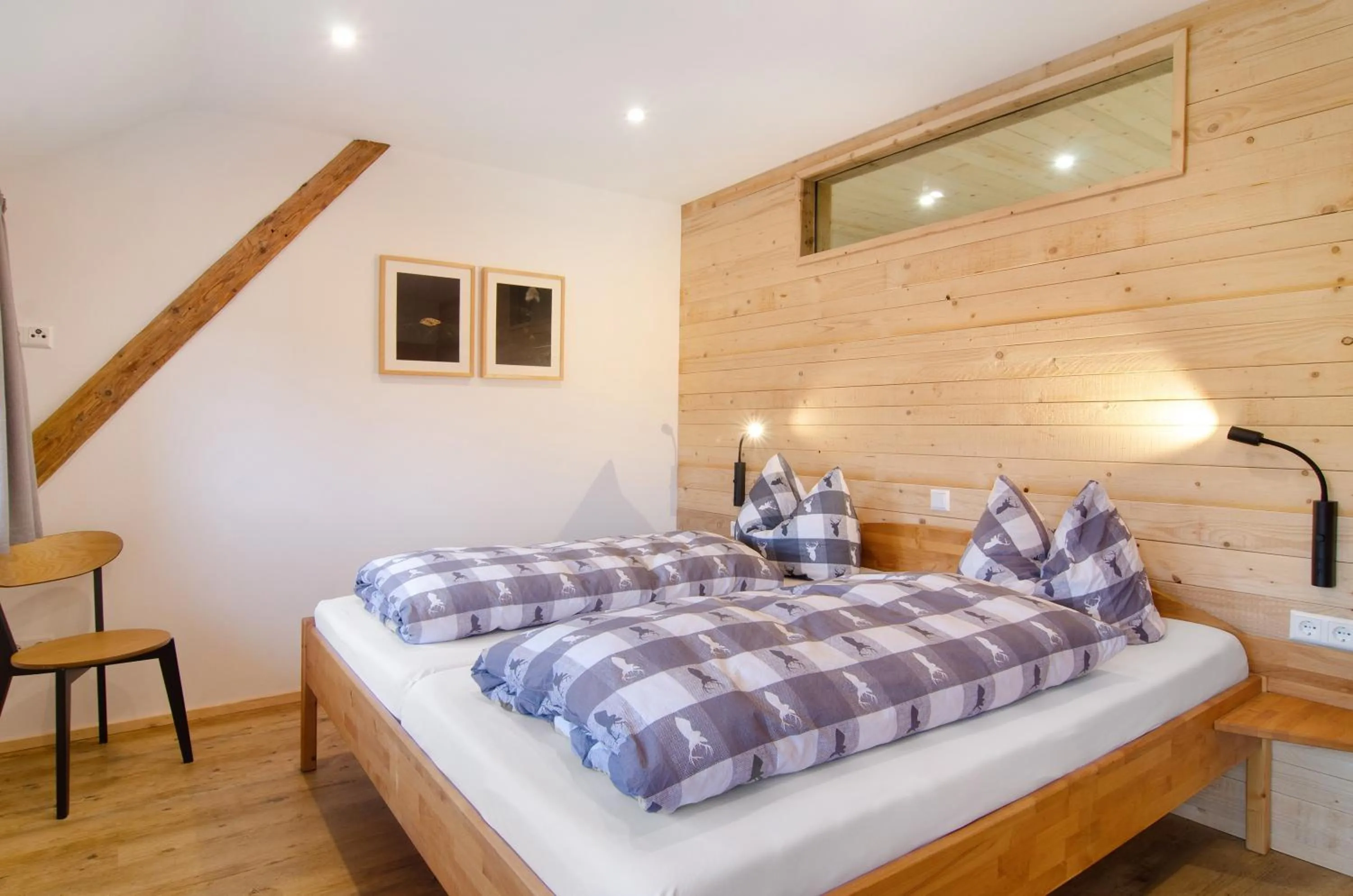 Living room, Bed in Pension Ferienwohnung Baarblick
