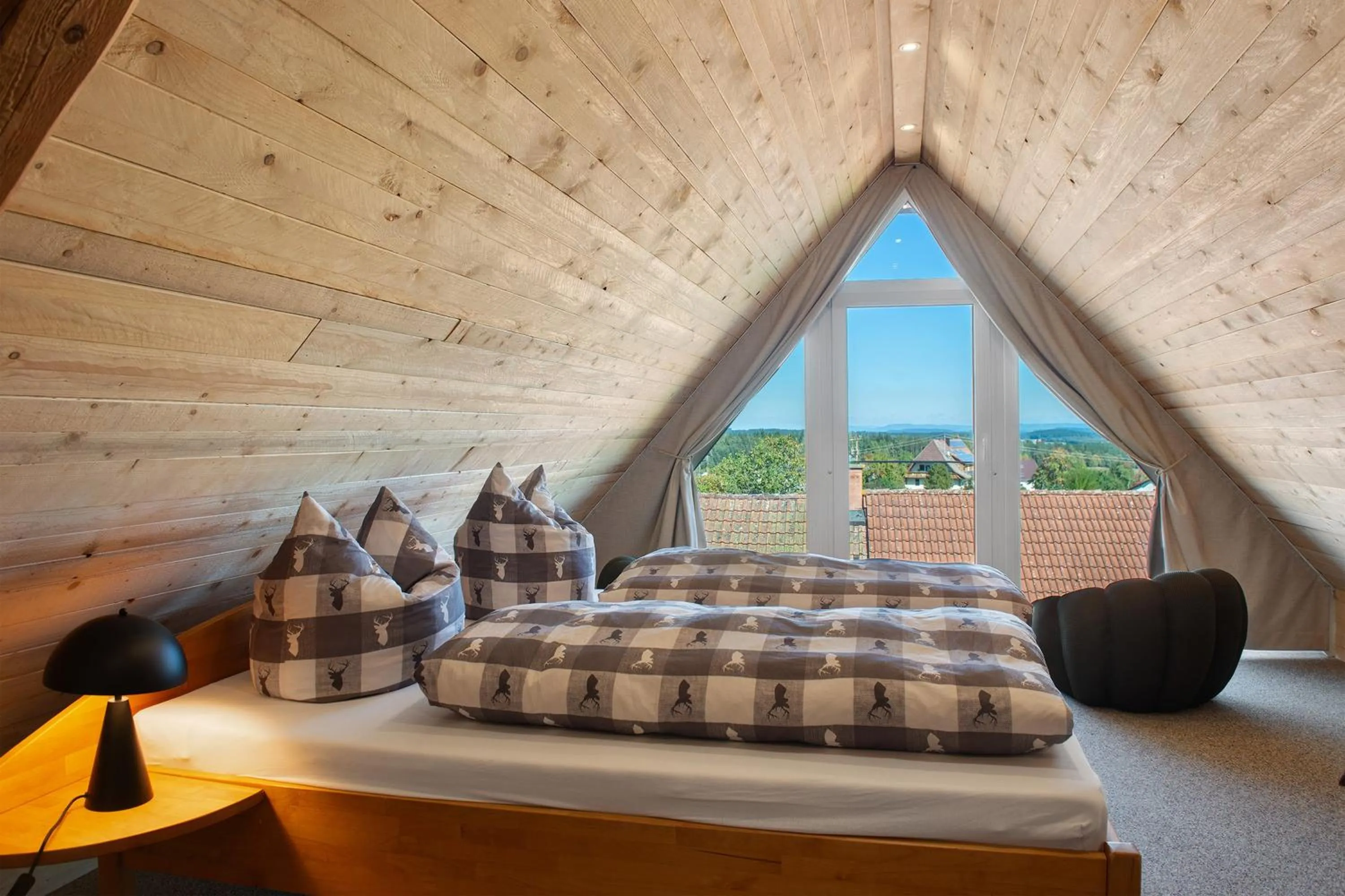 Property building, Bed in Pension Ferienwohnung Baarblick
