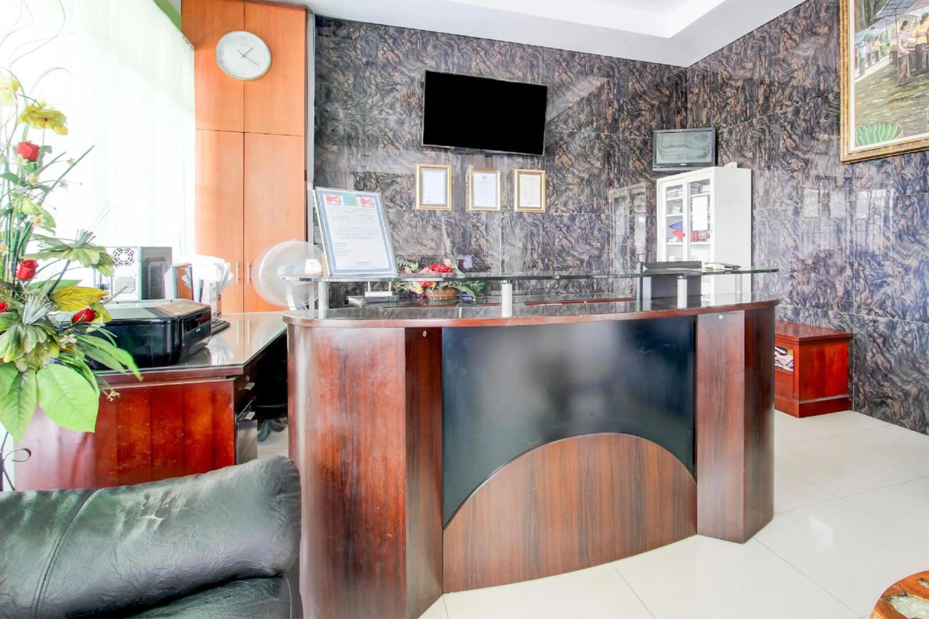 Lobby or reception in Hotel O Amanah Sejahtera Near Bandara Adi Soemarmo