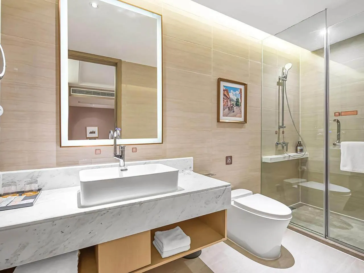 Shower in Vienna Hotel Jiangjin Wanda Plaza Shengquansi Subway Station