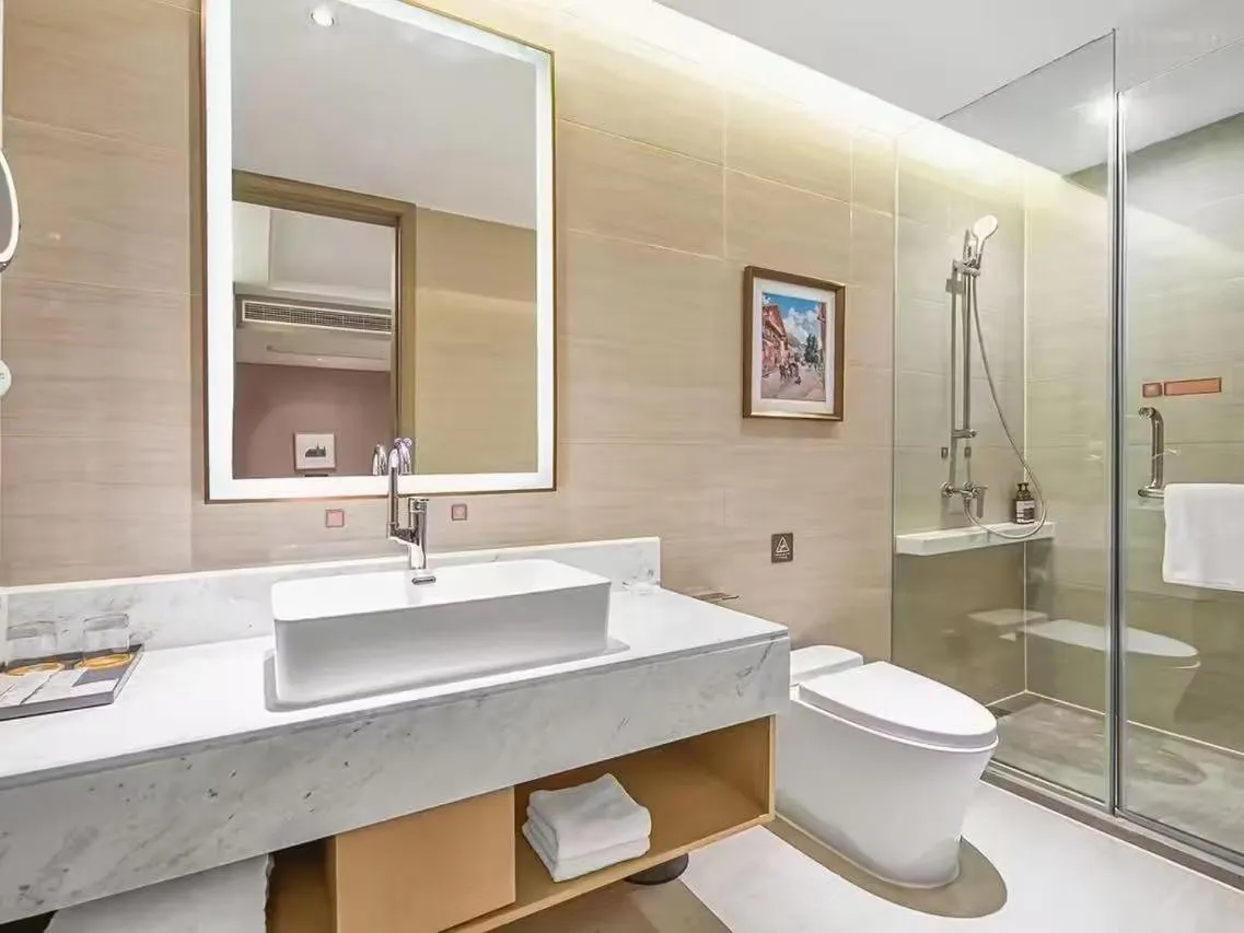 Shower in Vienna Hotel Jiangjin Wanda Plaza Shengquansi Subway Station