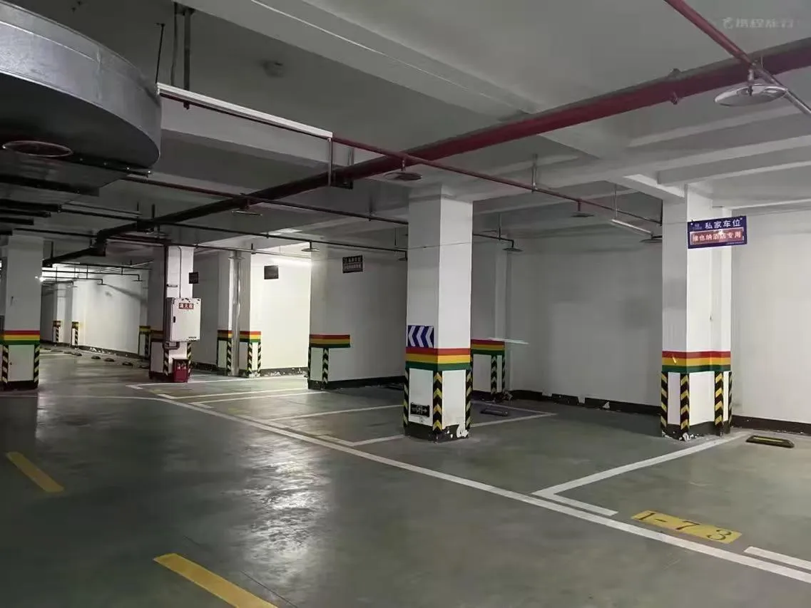 Parking in Vienna Hotel Jiangjin Wanda Plaza Shengquansi Subway Station