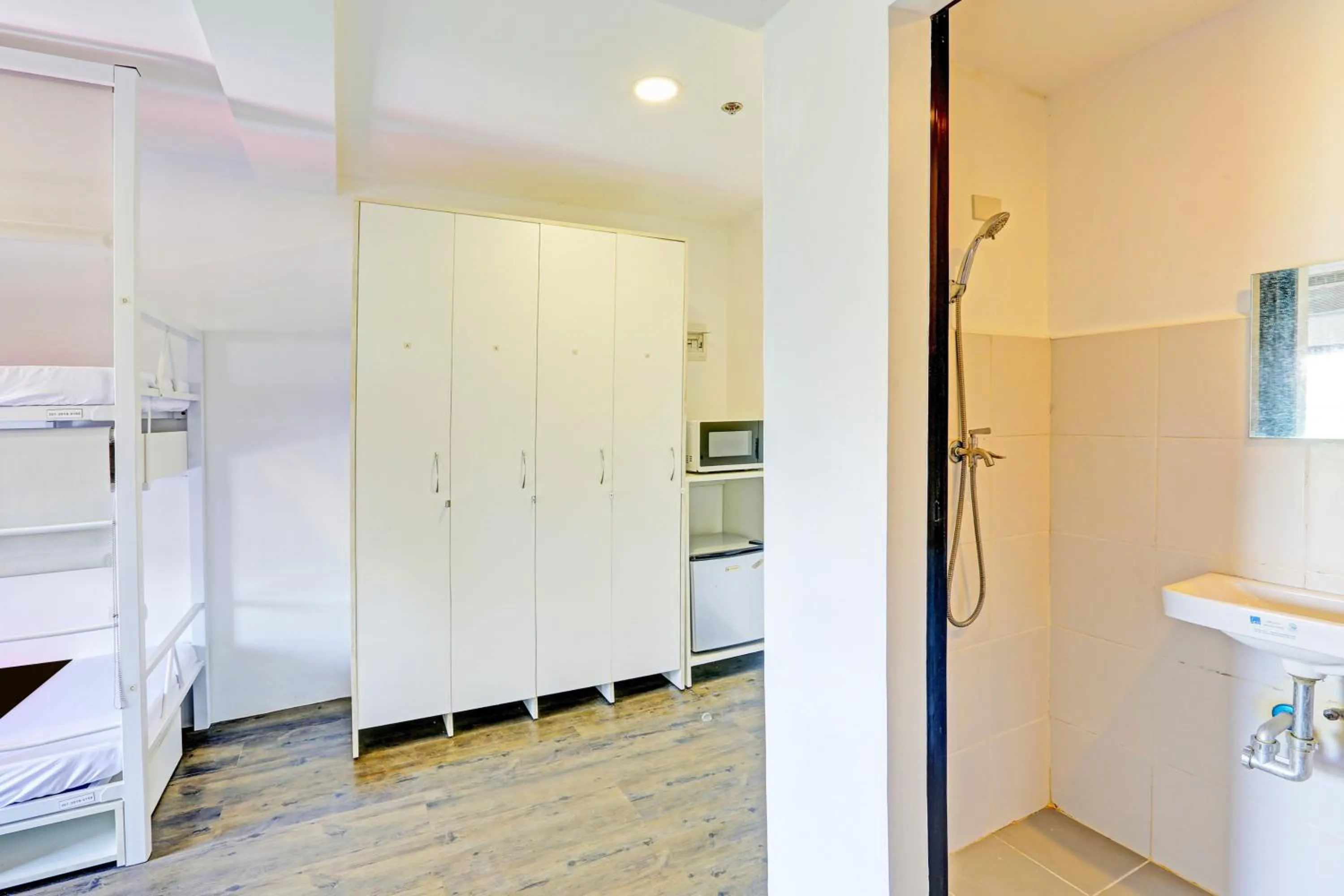 Bathroom in Spot On Hostel ,Taguig Manila Formerly MYTOWN HongKong